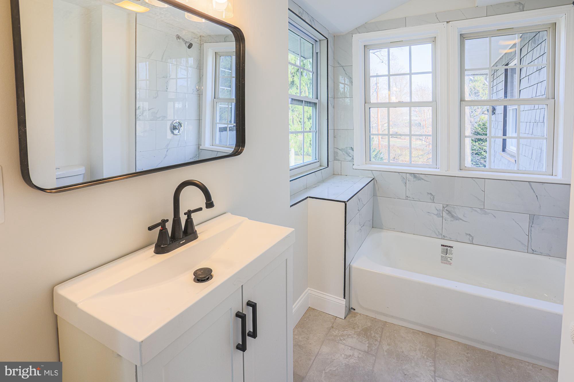 WINDSOR HILLS - Residential