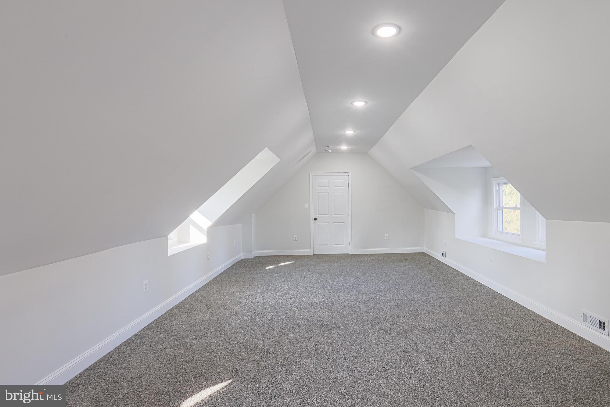 WINDSOR HILLS - Residential