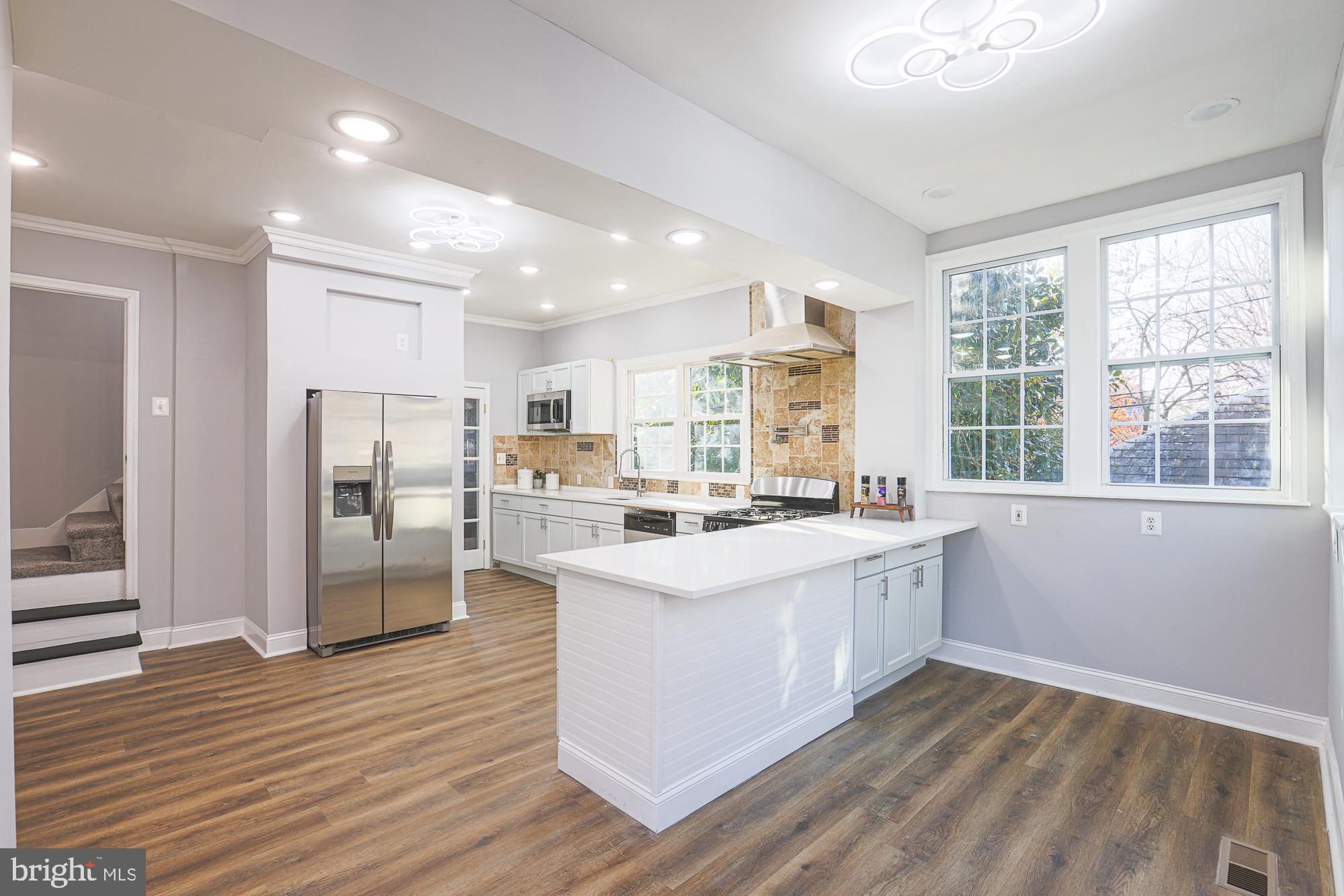 WINDSOR HILLS - Residential