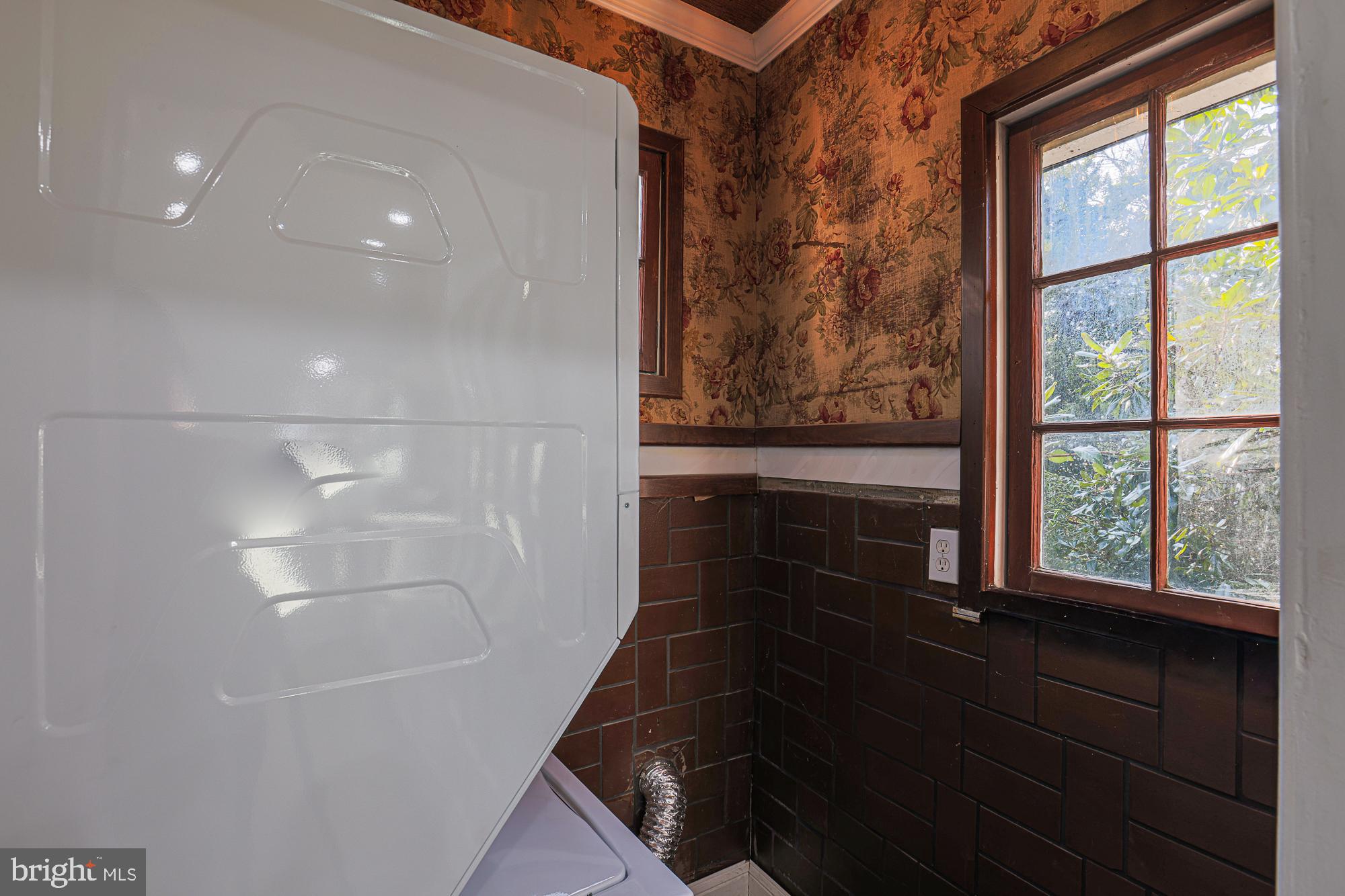 WINDSOR HILLS - Residential