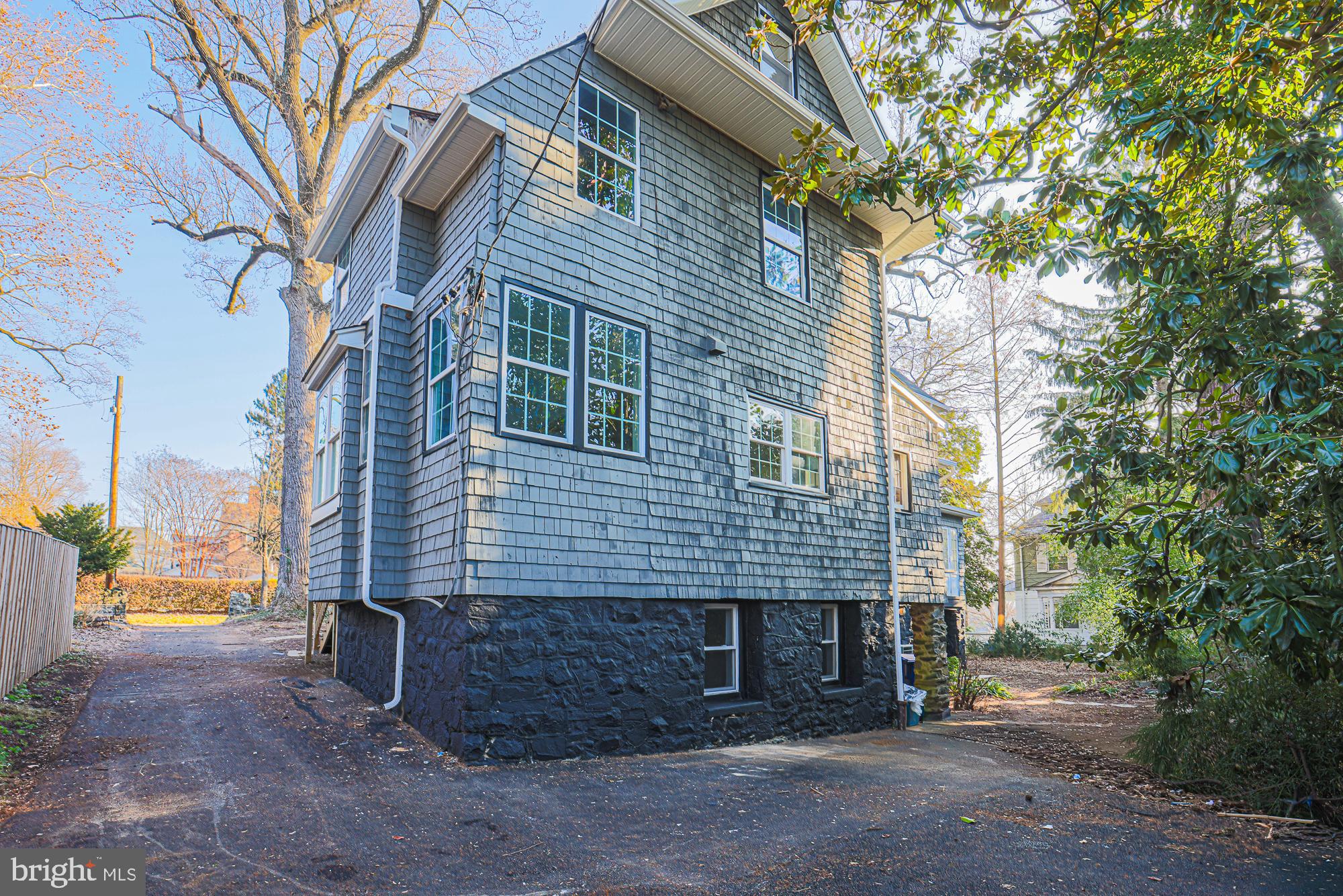 WINDSOR HILLS - Residential