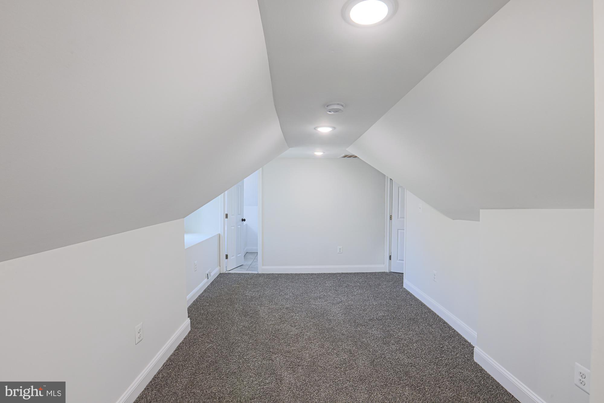 WINDSOR HILLS - Residential