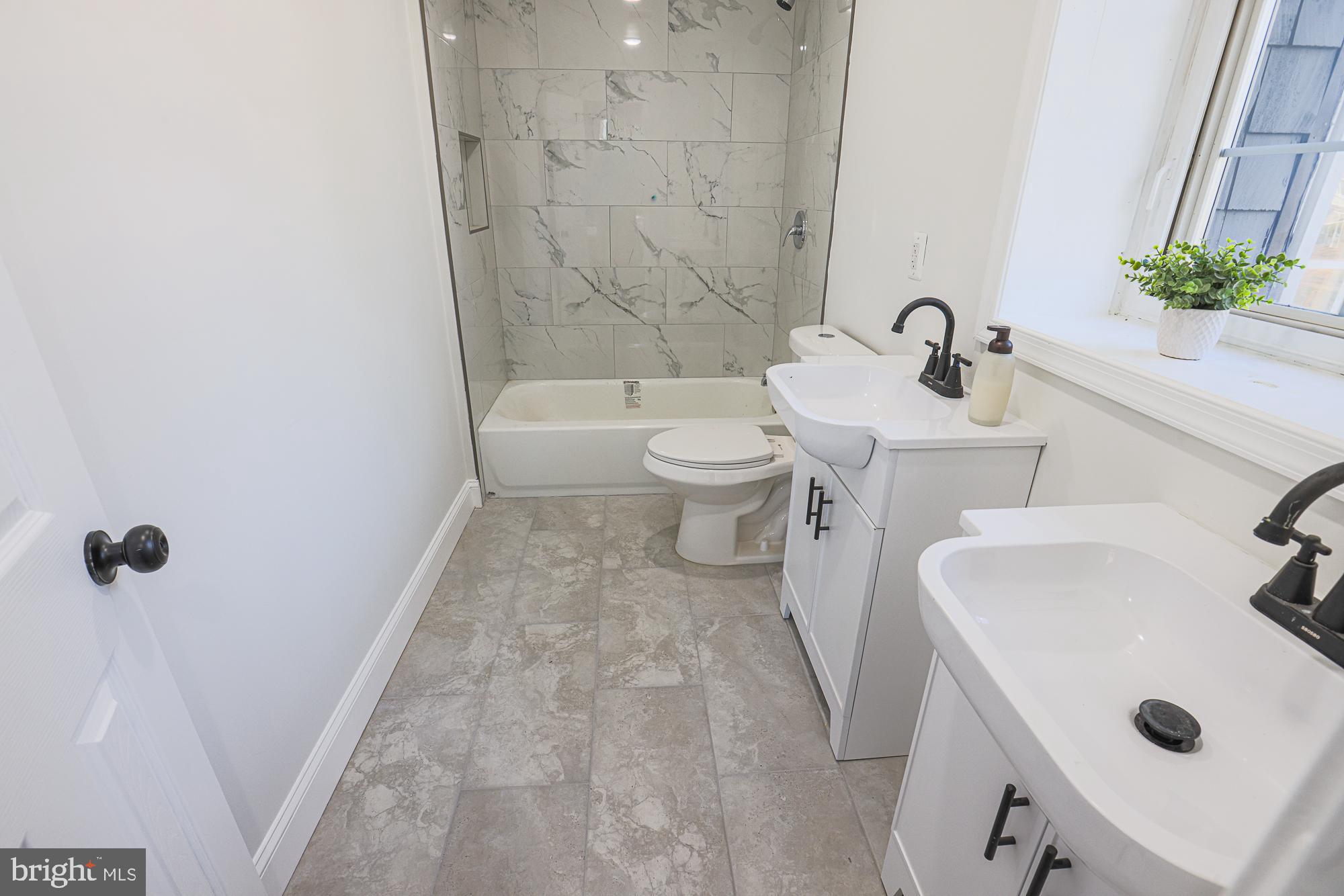 WINDSOR HILLS - Residential