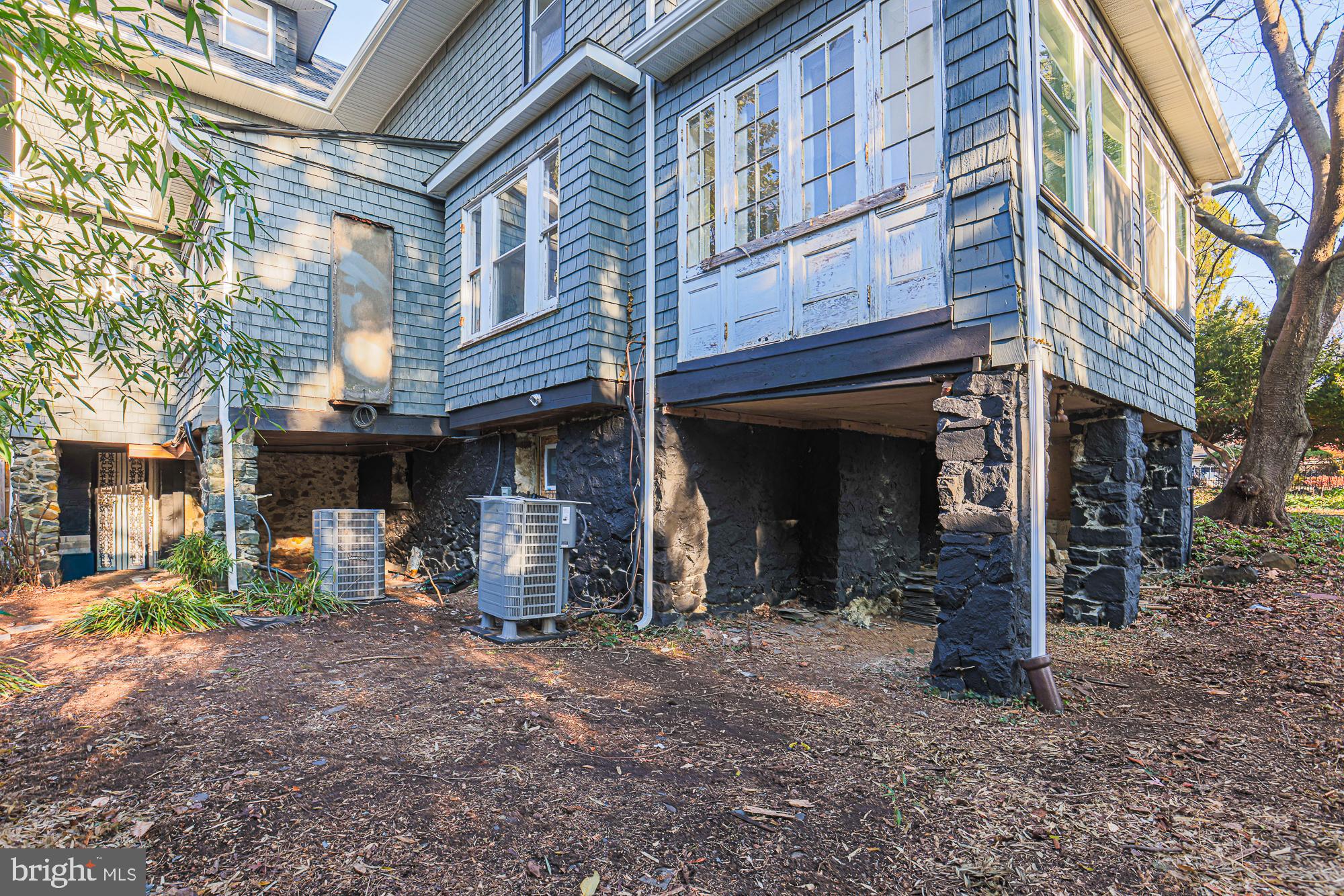 WINDSOR HILLS - Residential