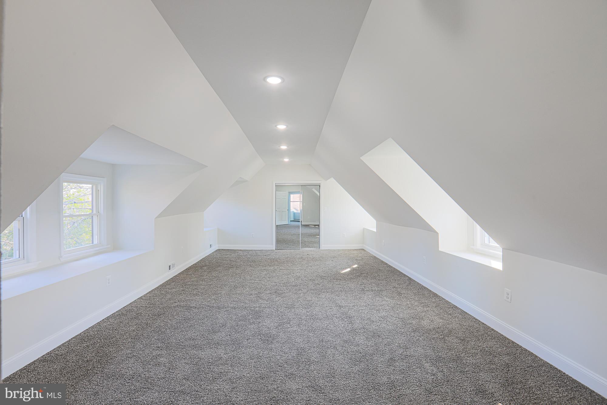 WINDSOR HILLS - Residential