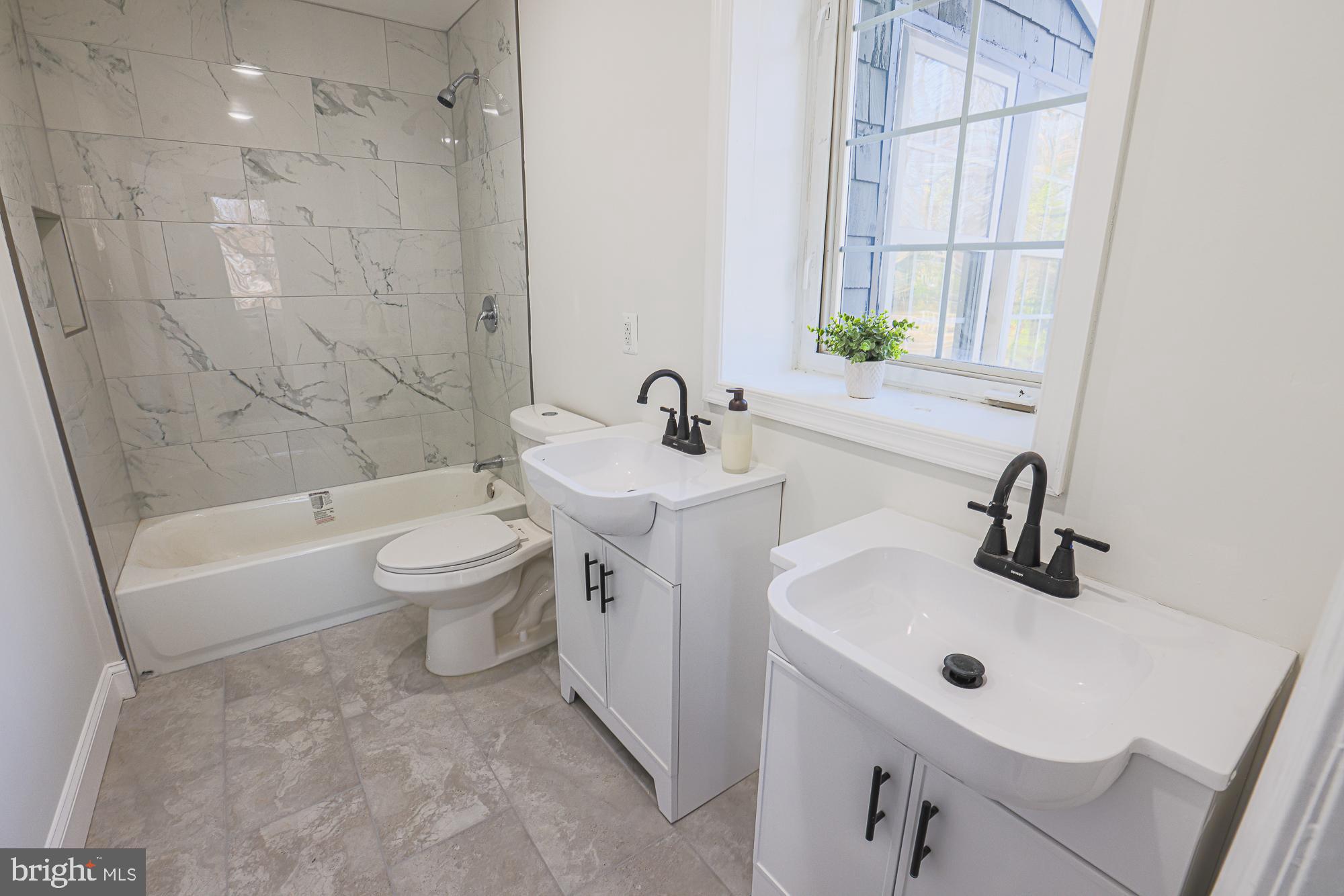 WINDSOR HILLS - Residential