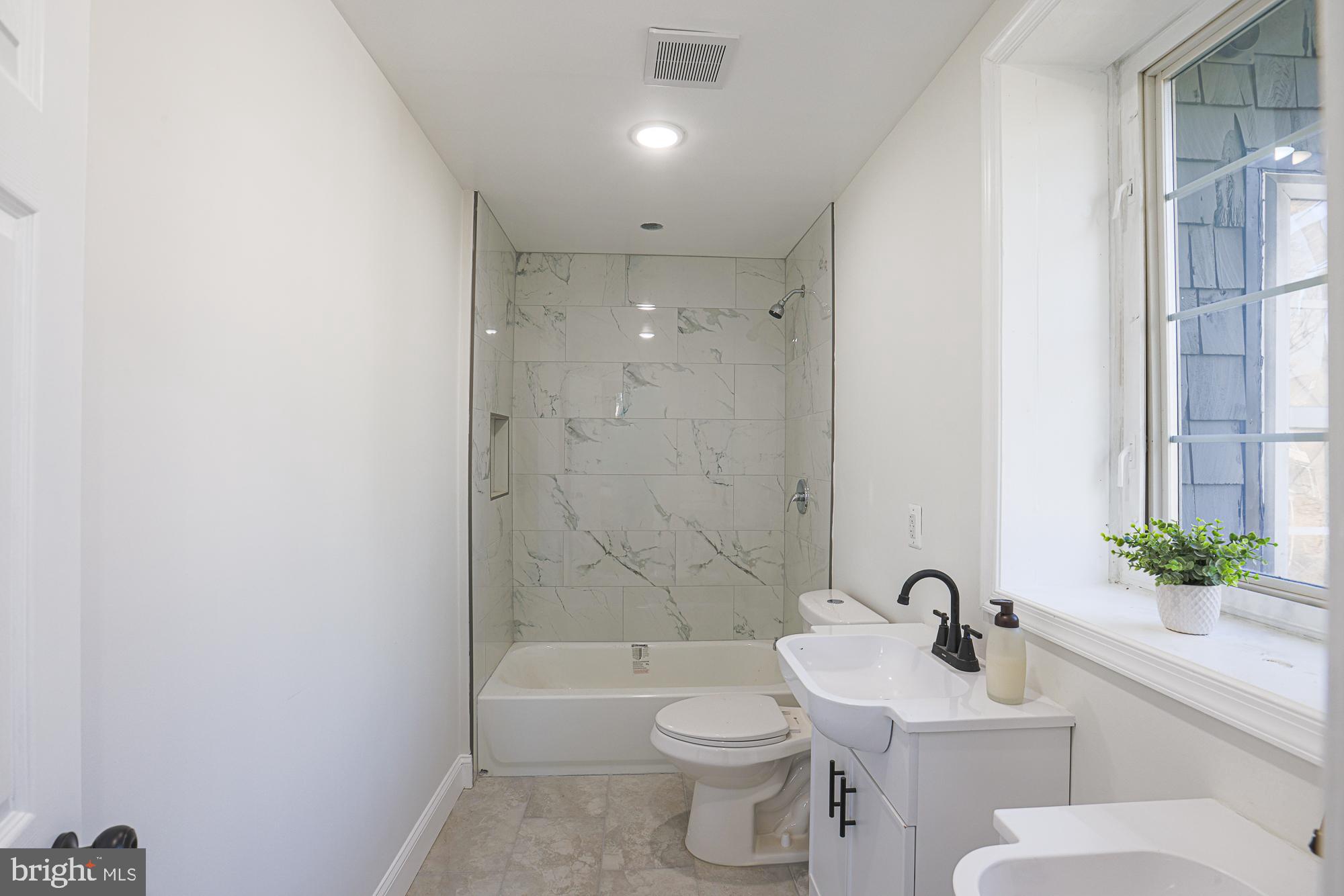 WINDSOR HILLS - Residential