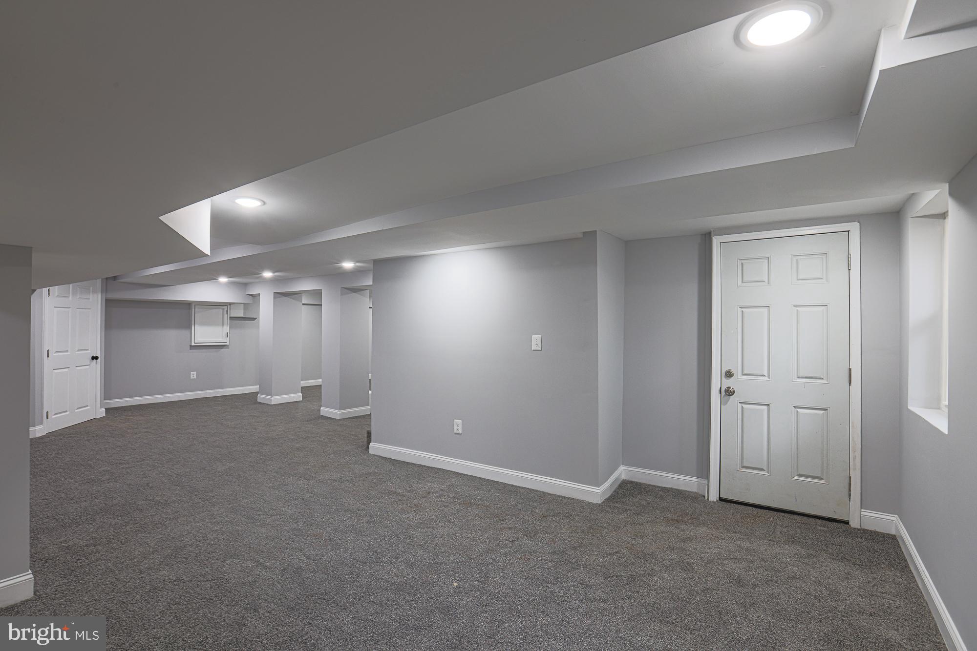 WINDSOR HILLS - Residential