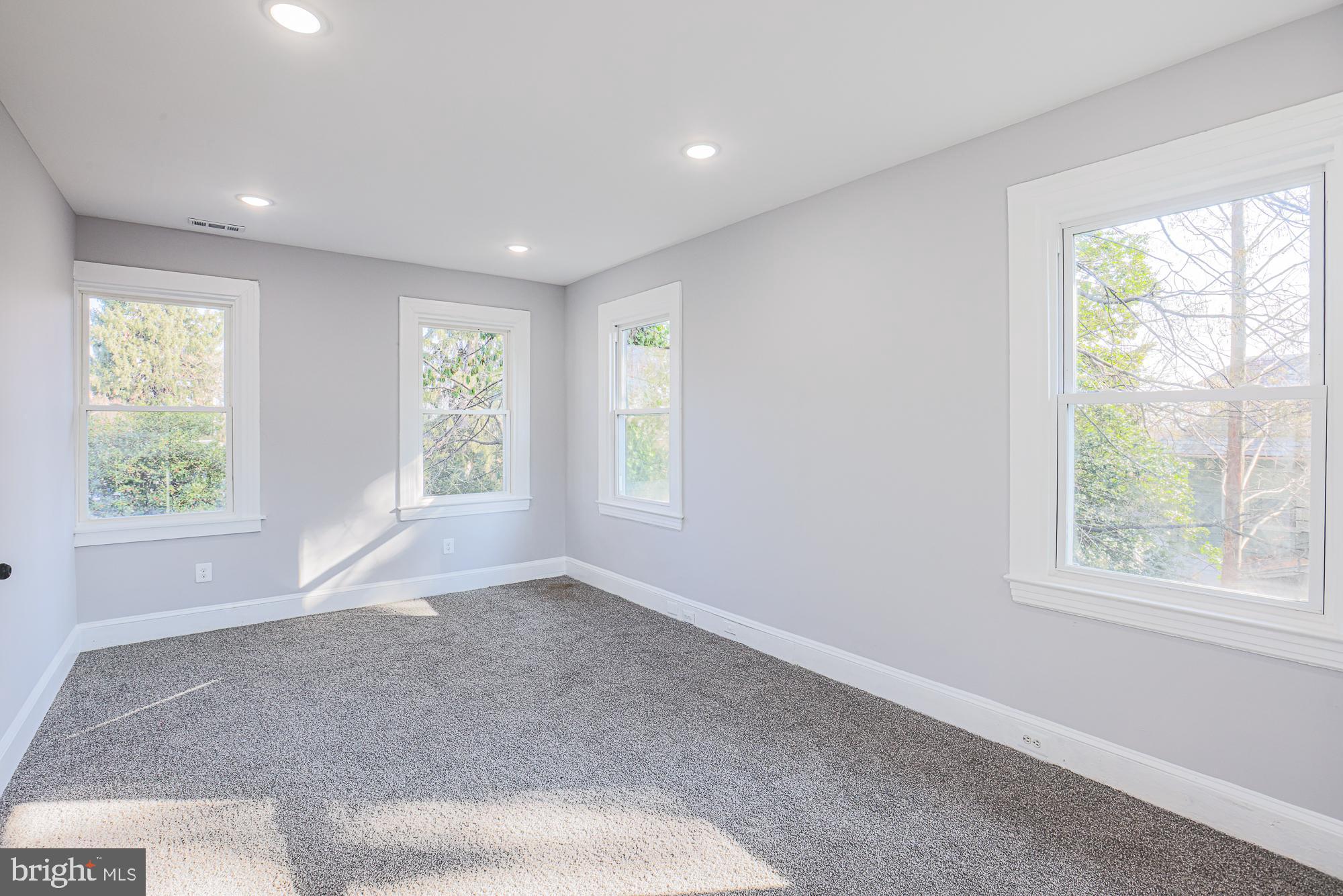 WINDSOR HILLS - Residential