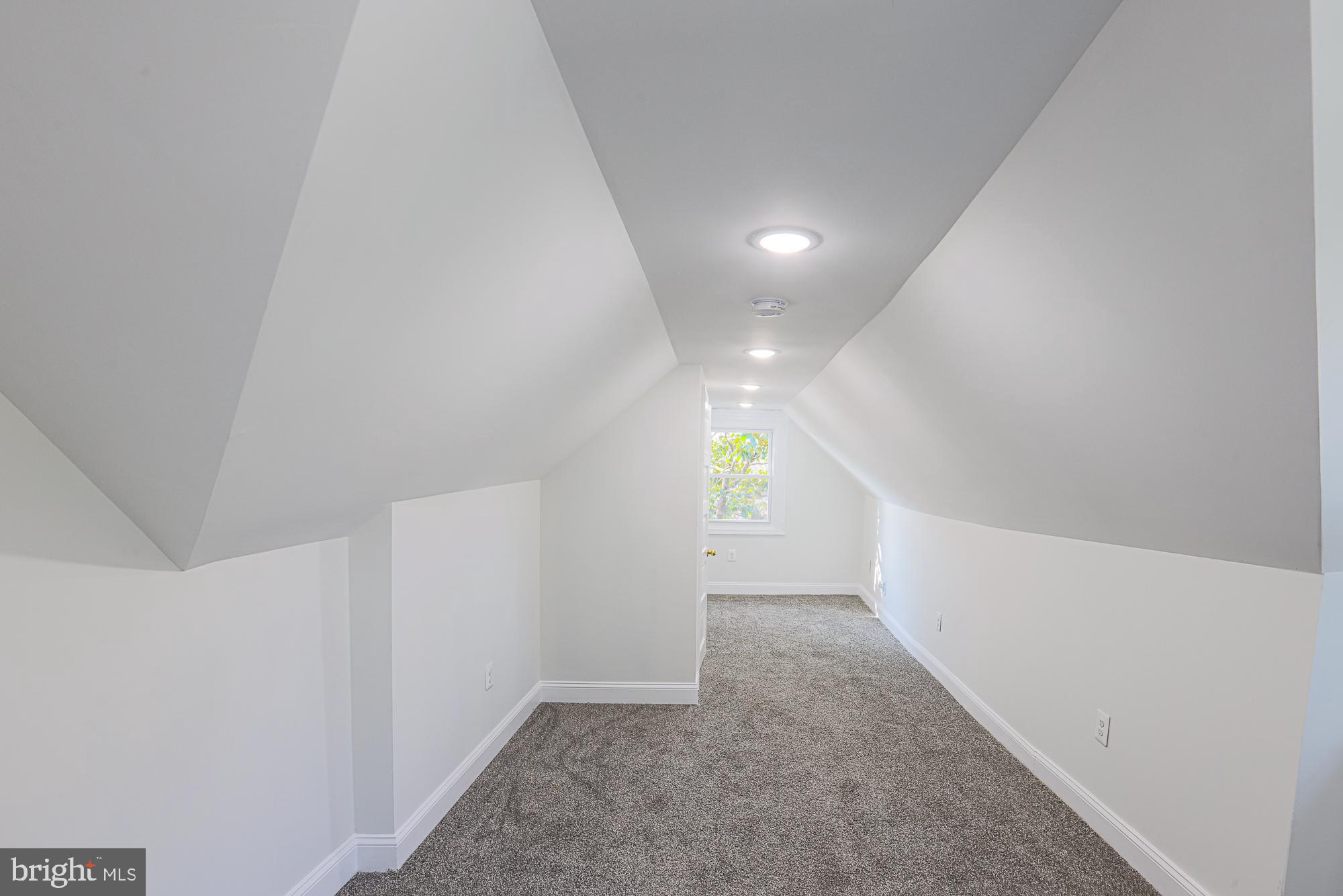 WINDSOR HILLS - Residential