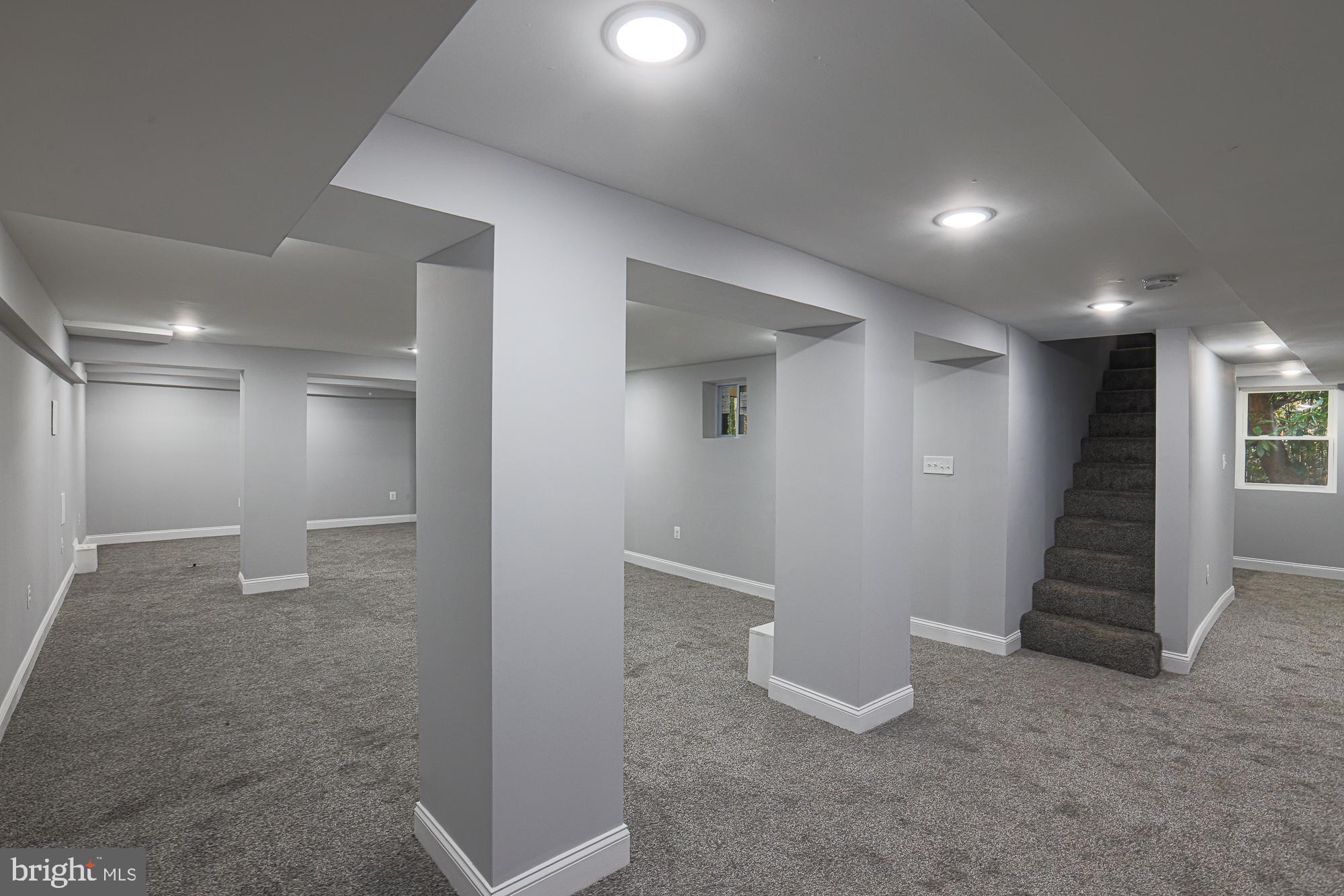 WINDSOR HILLS - Residential