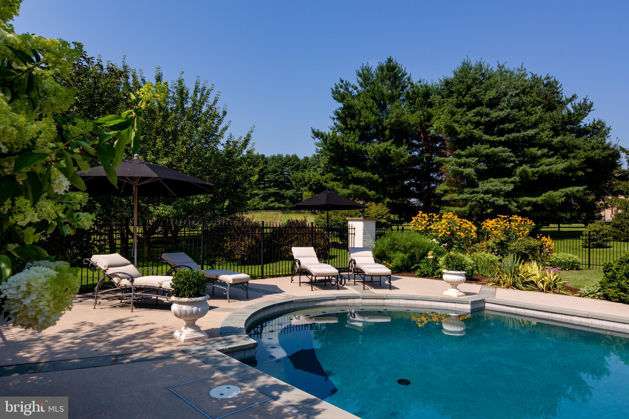 RADNOR HUNT - Residential
