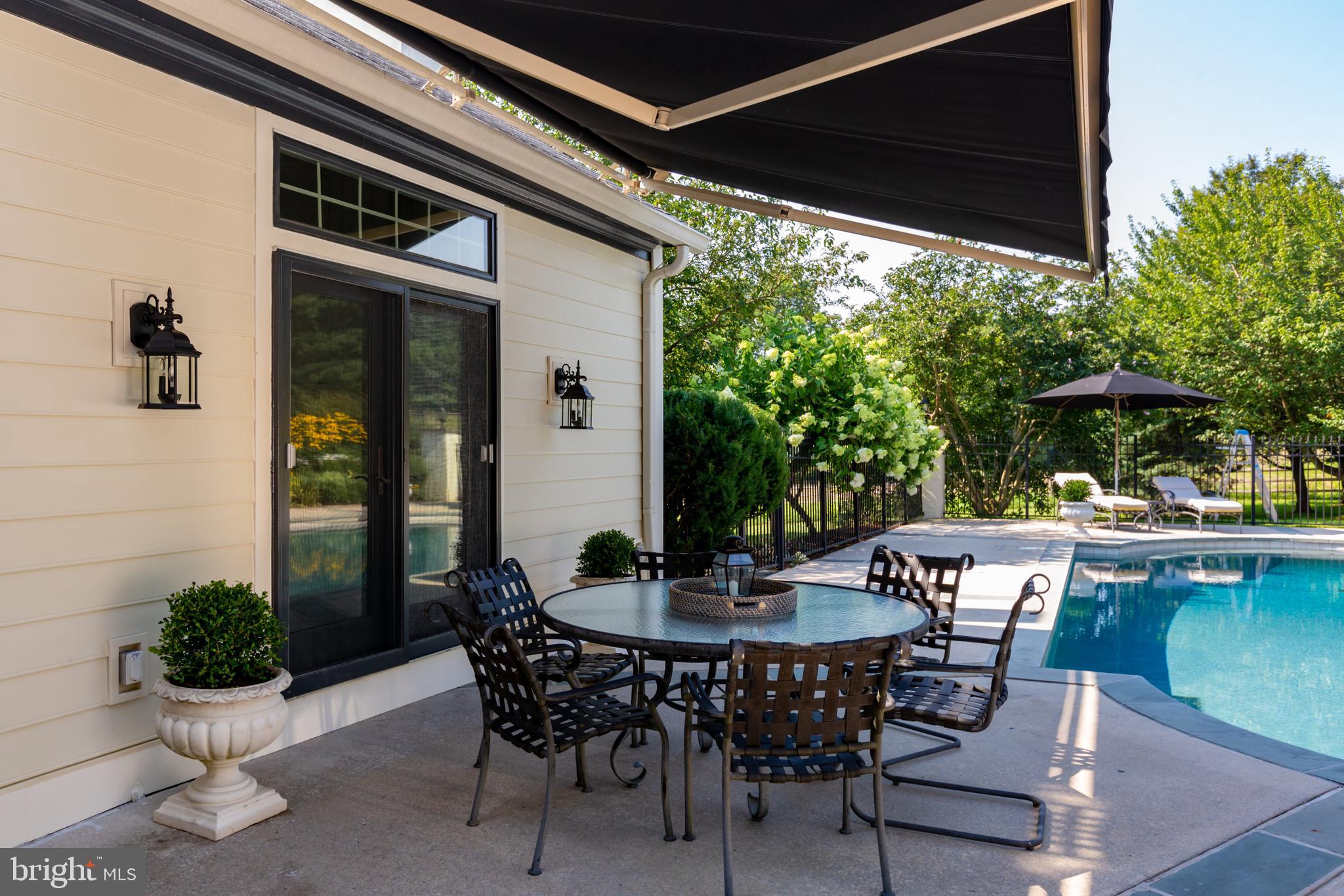RADNOR HUNT - Residential