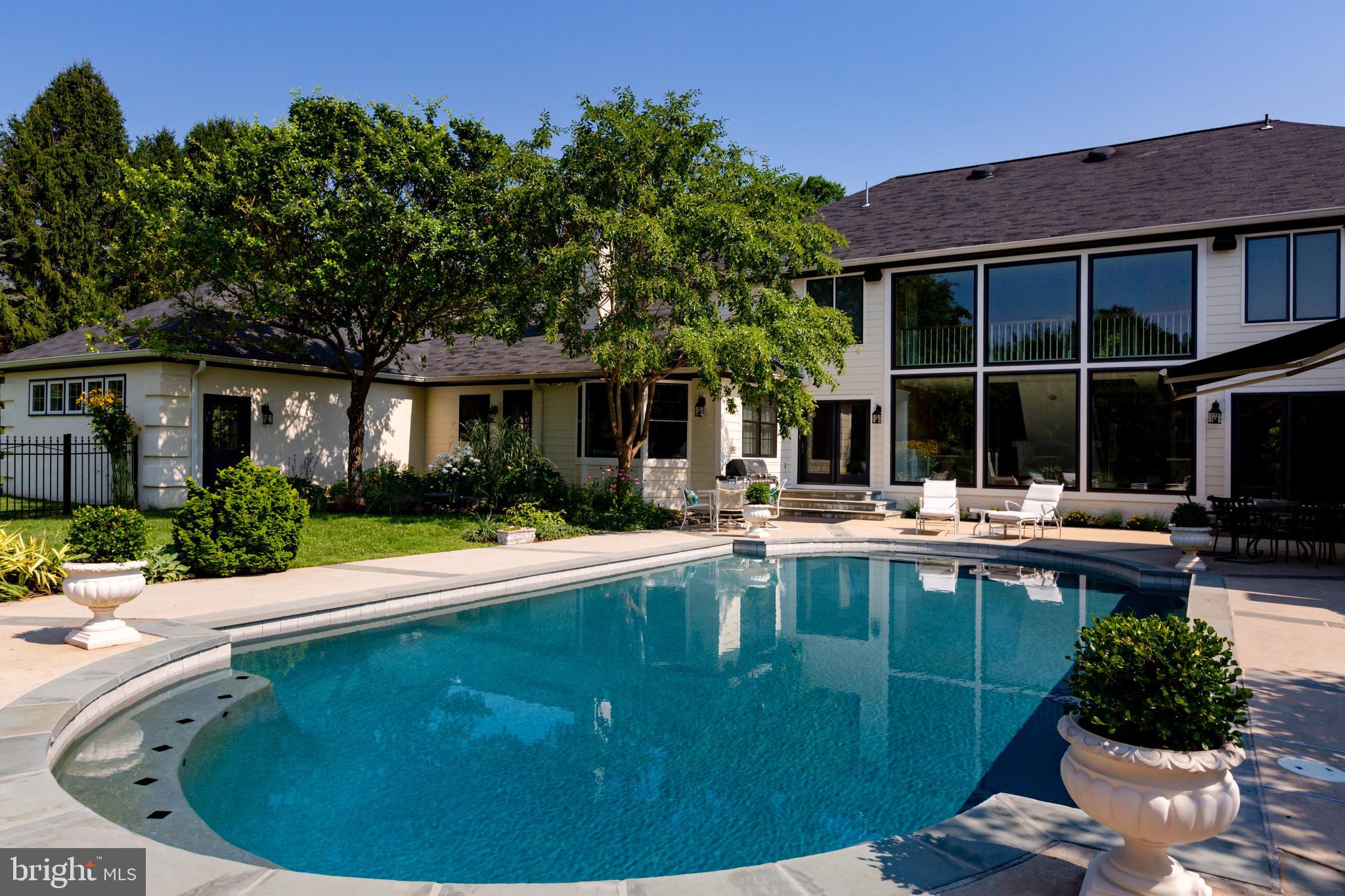 RADNOR HUNT - Residential