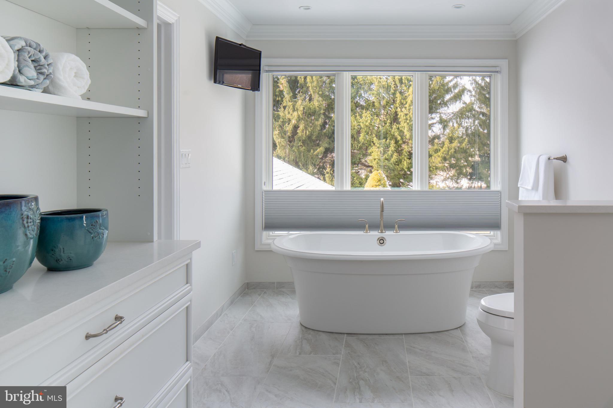 RADNOR HUNT - Residential
