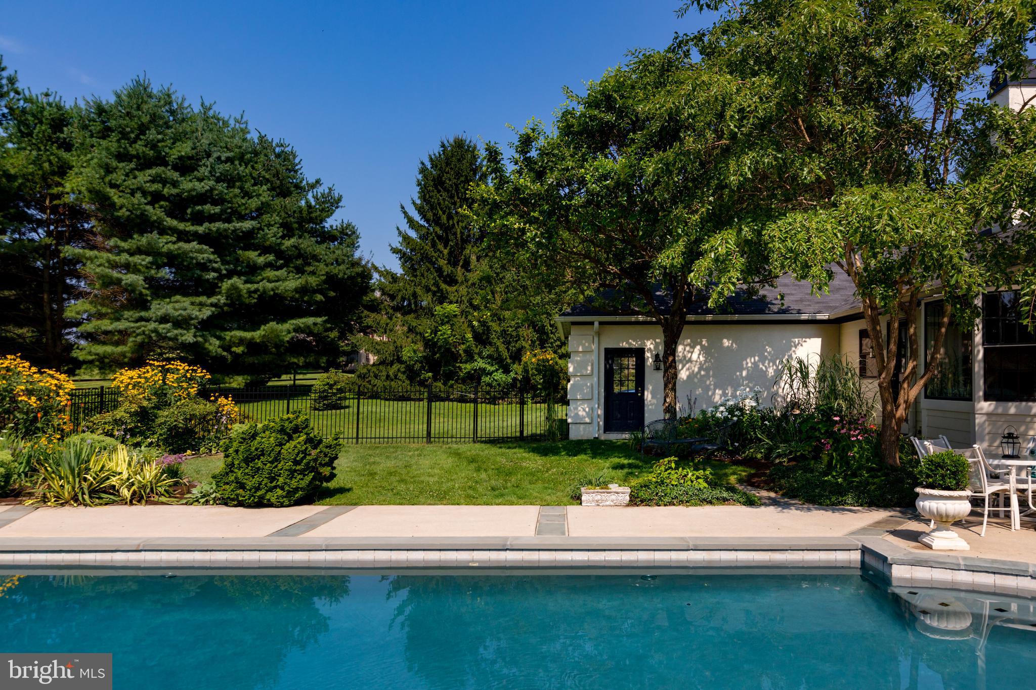 RADNOR HUNT - Residential