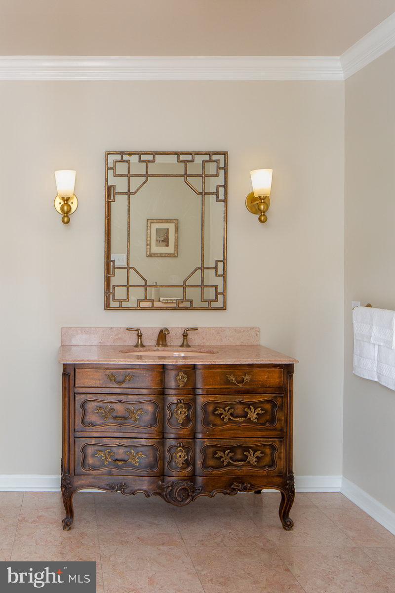 RADNOR HUNT - Residential