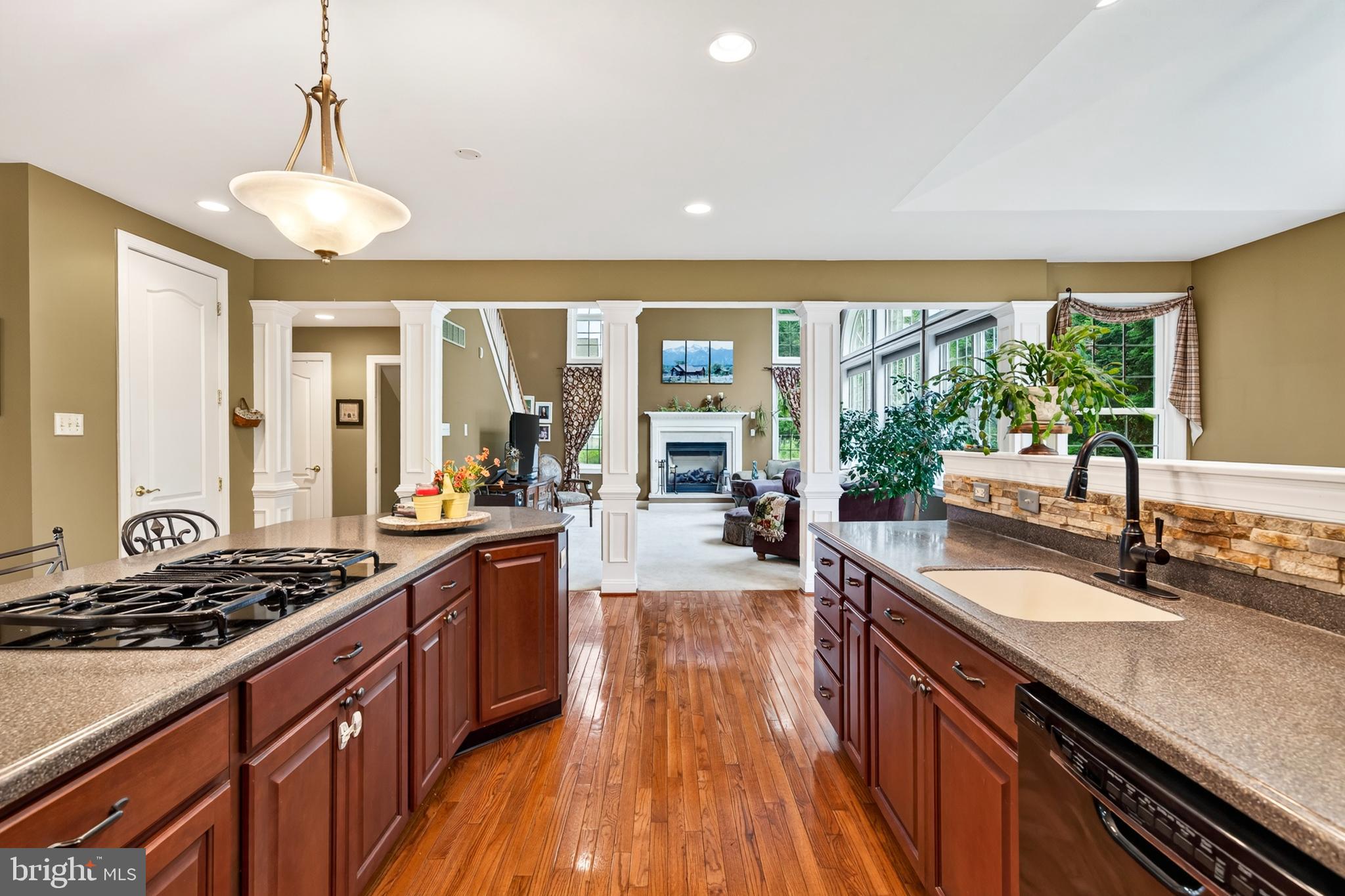 404 MAPLE GLEN CIRCLE