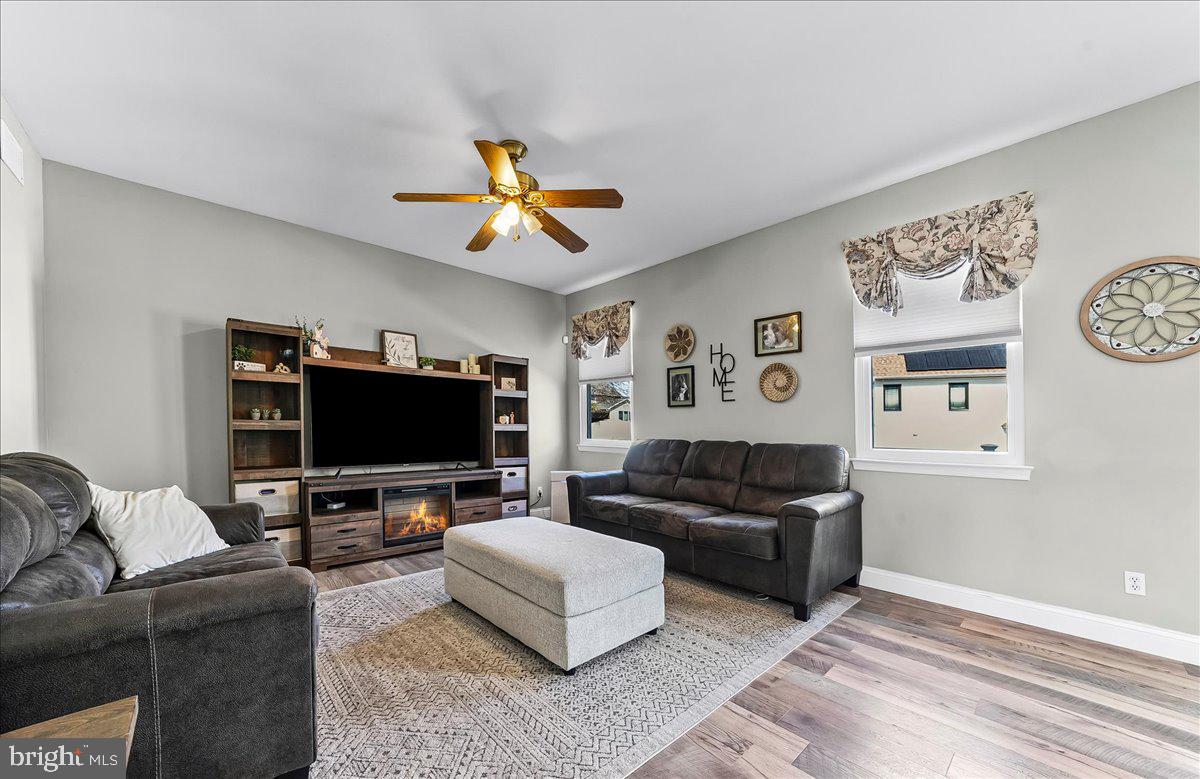 SPRINGFIELD CHASE - Residential