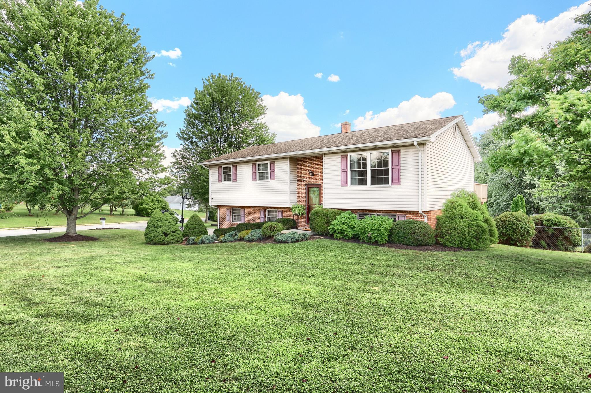 3047 ENGLEWOOD COURT
