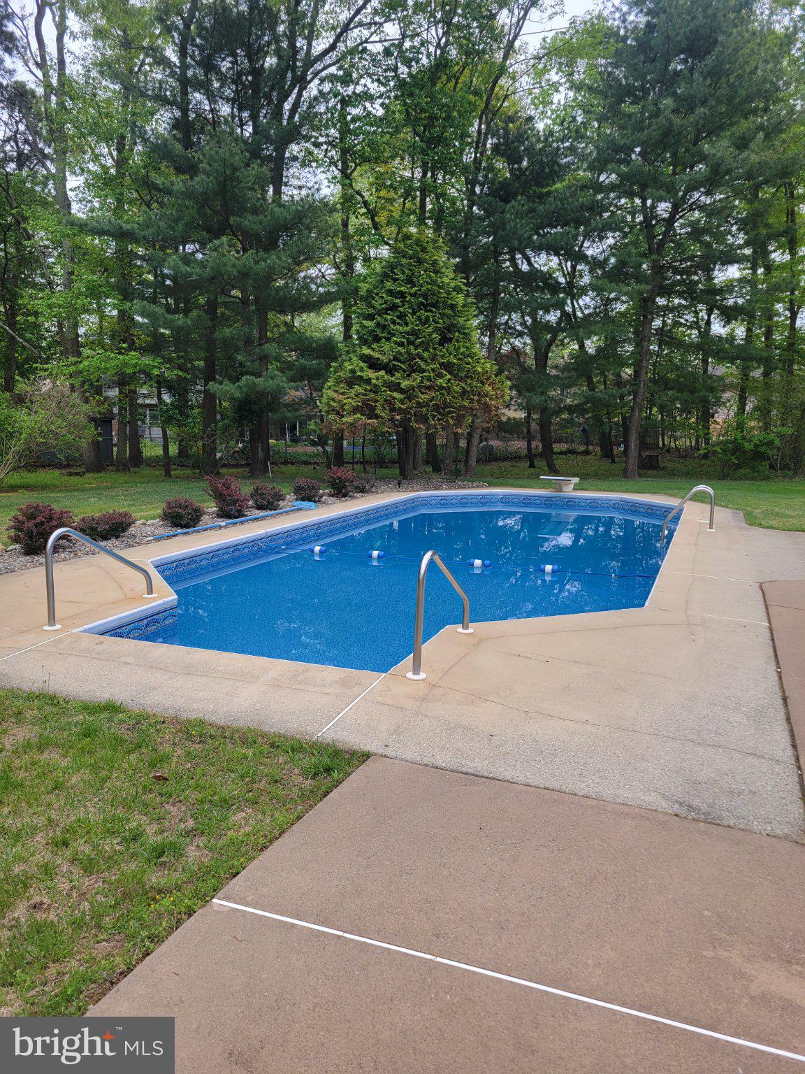 15 LIPPINCOTT AVENUE