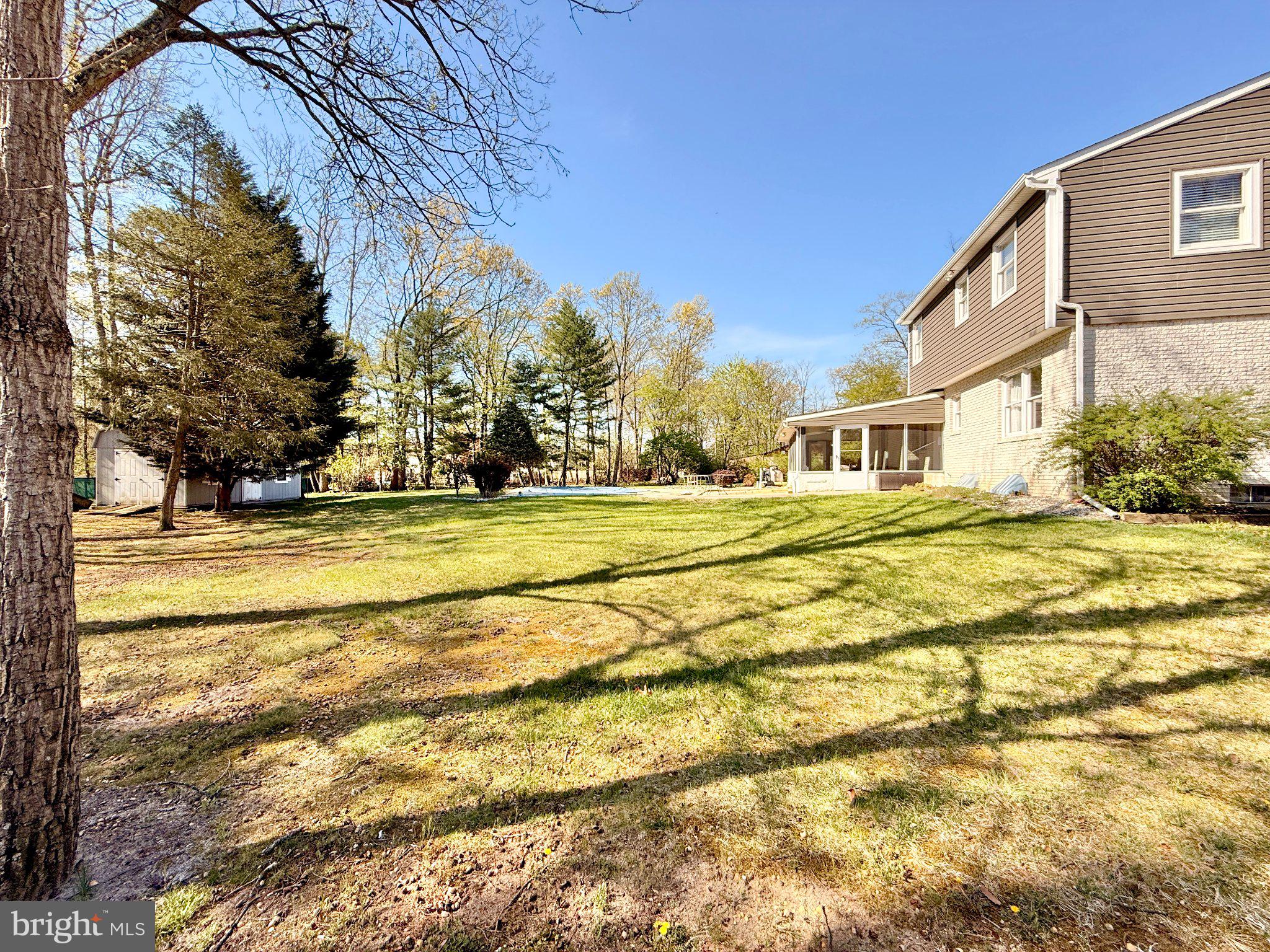 15 LIPPINCOTT AVENUE