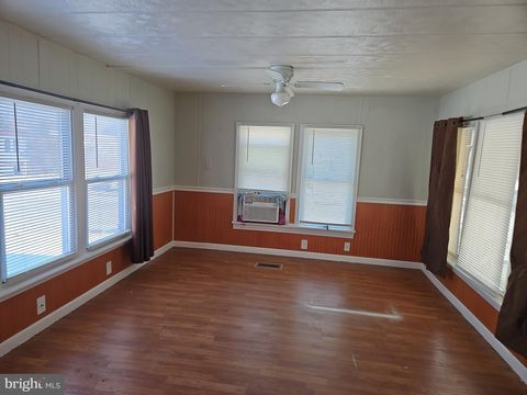 8 SUNSET BLVD SOUTHAMPTON NJ 08088