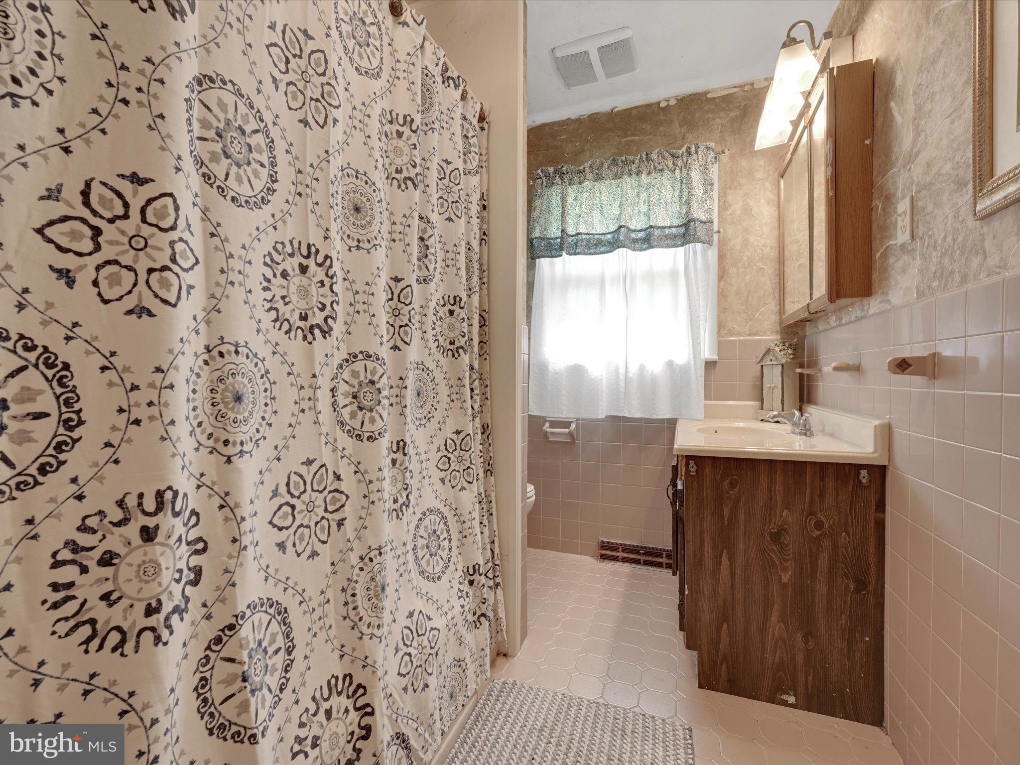 WILSHIRE MEADOWS - Residential