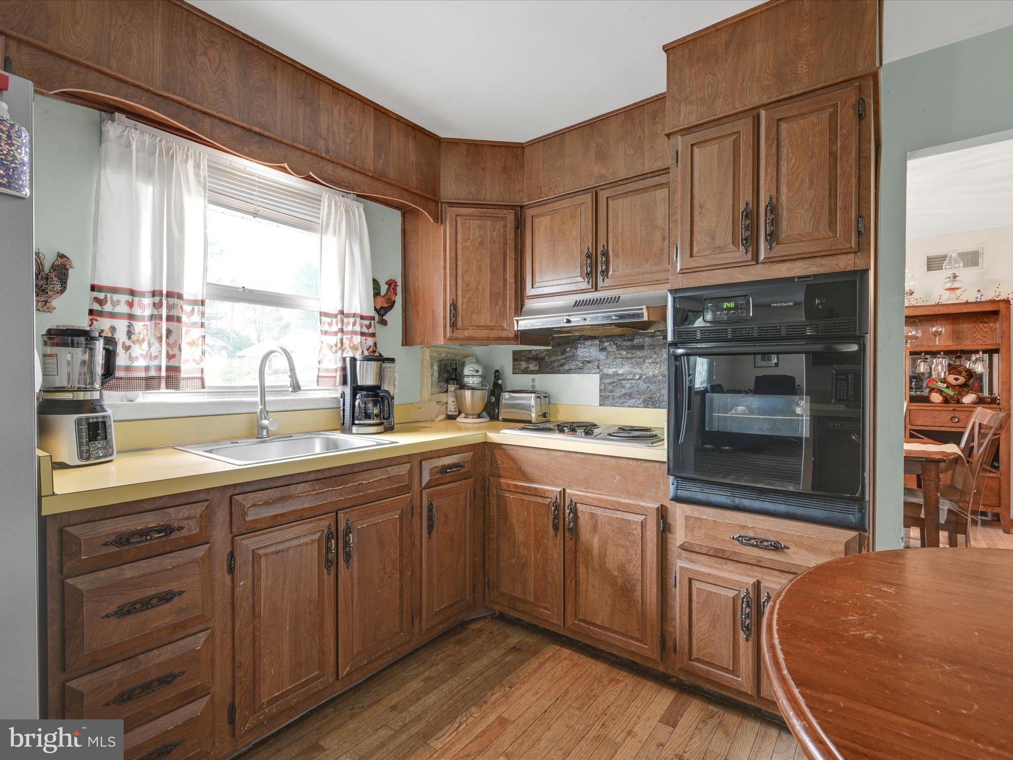 WILSHIRE MEADOWS - Residential