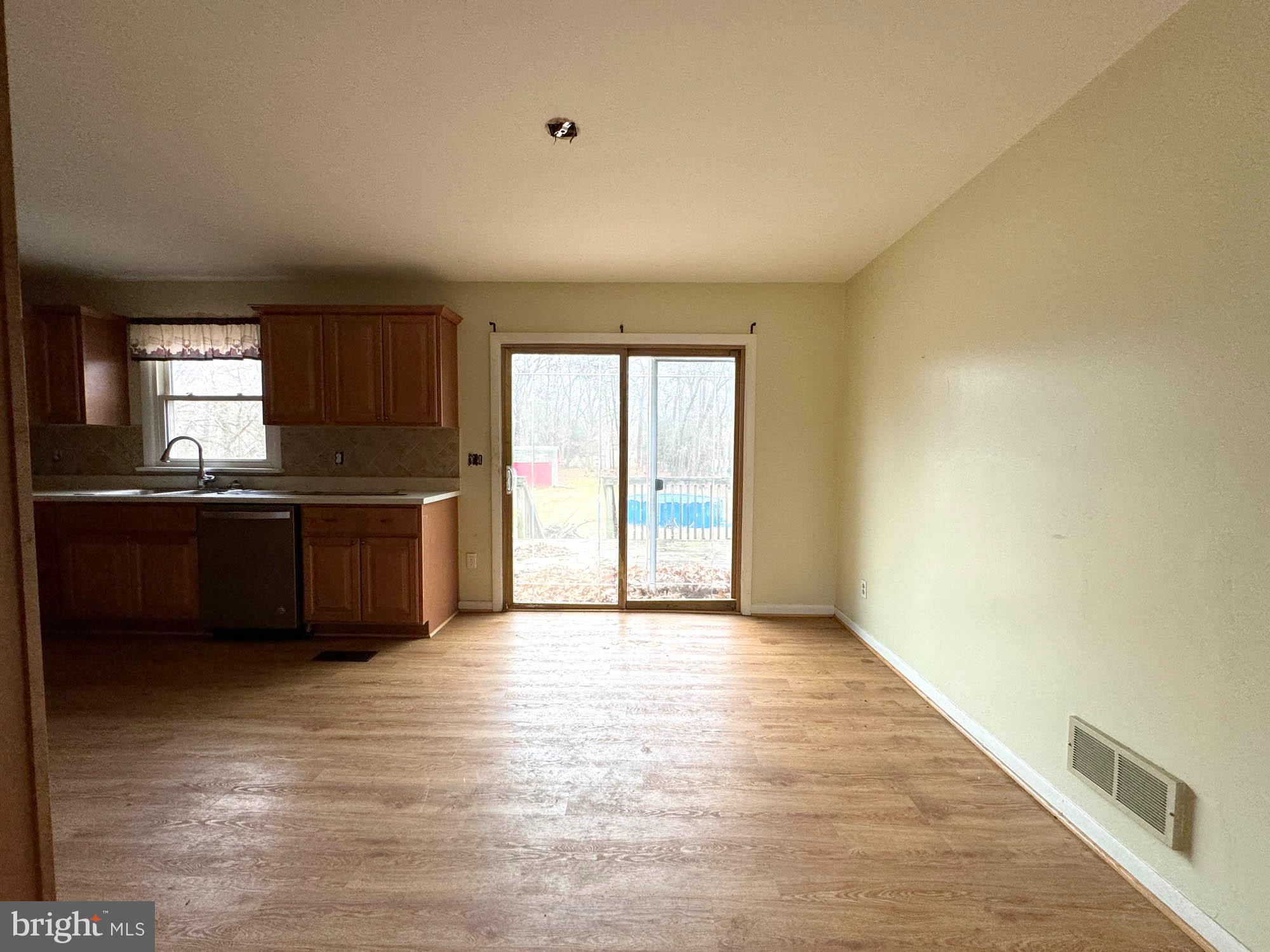 LAKE SHORE - Residential