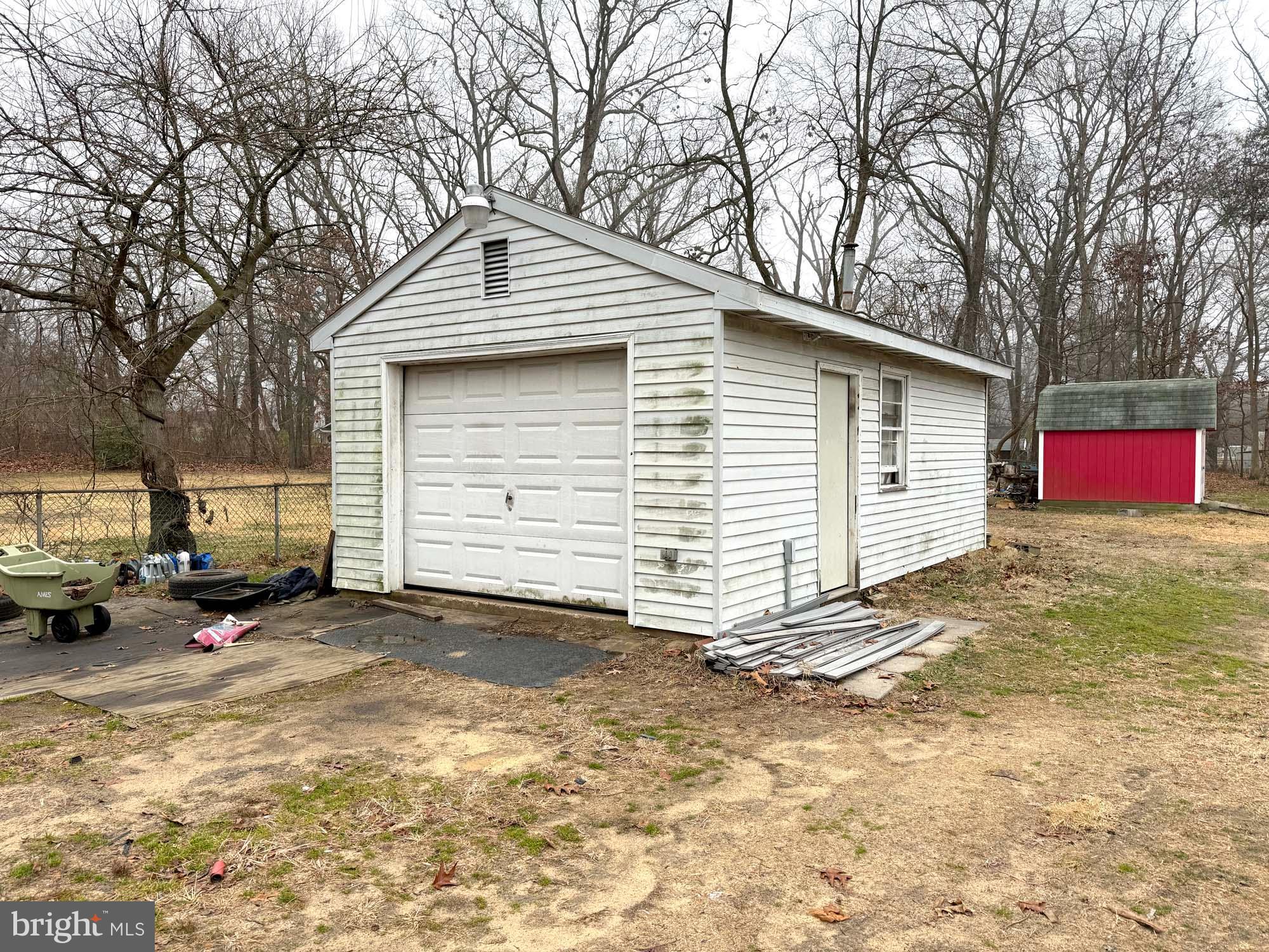 LAKE SHORE - Residential
