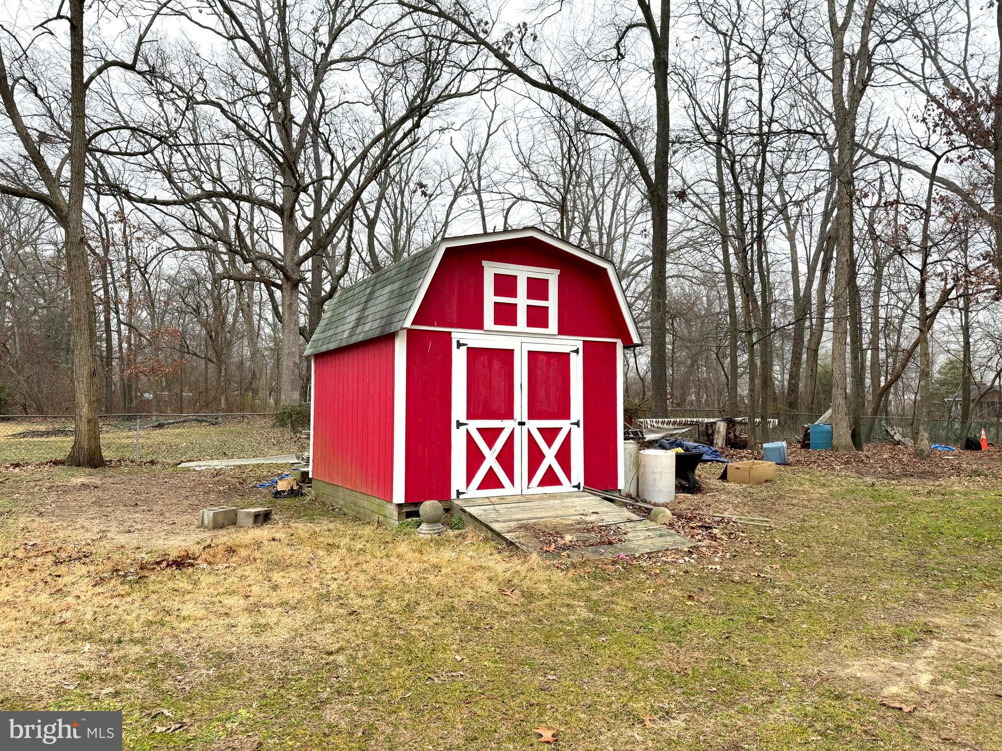 LAKE SHORE - Residential