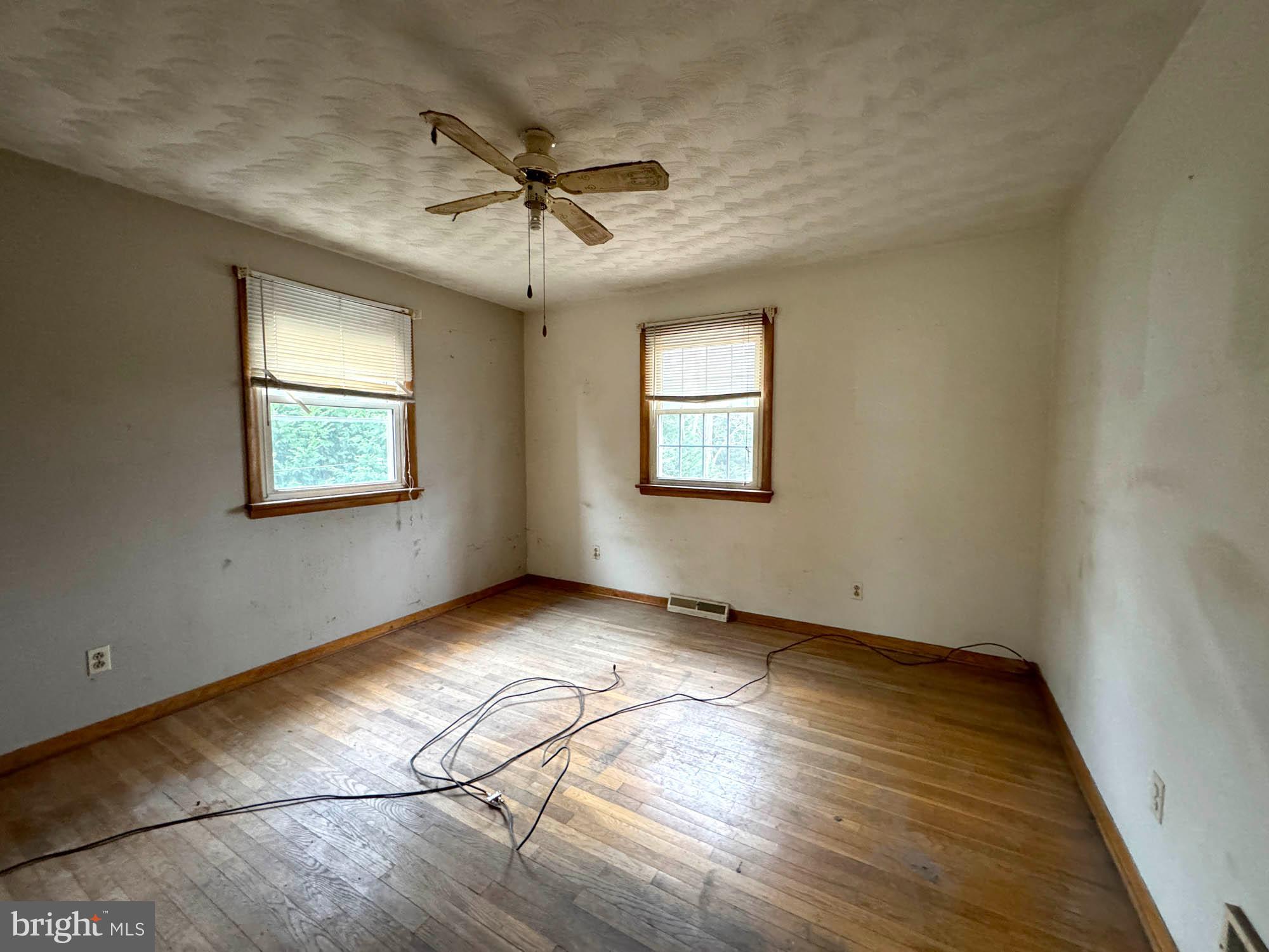 LAKE SHORE - Residential