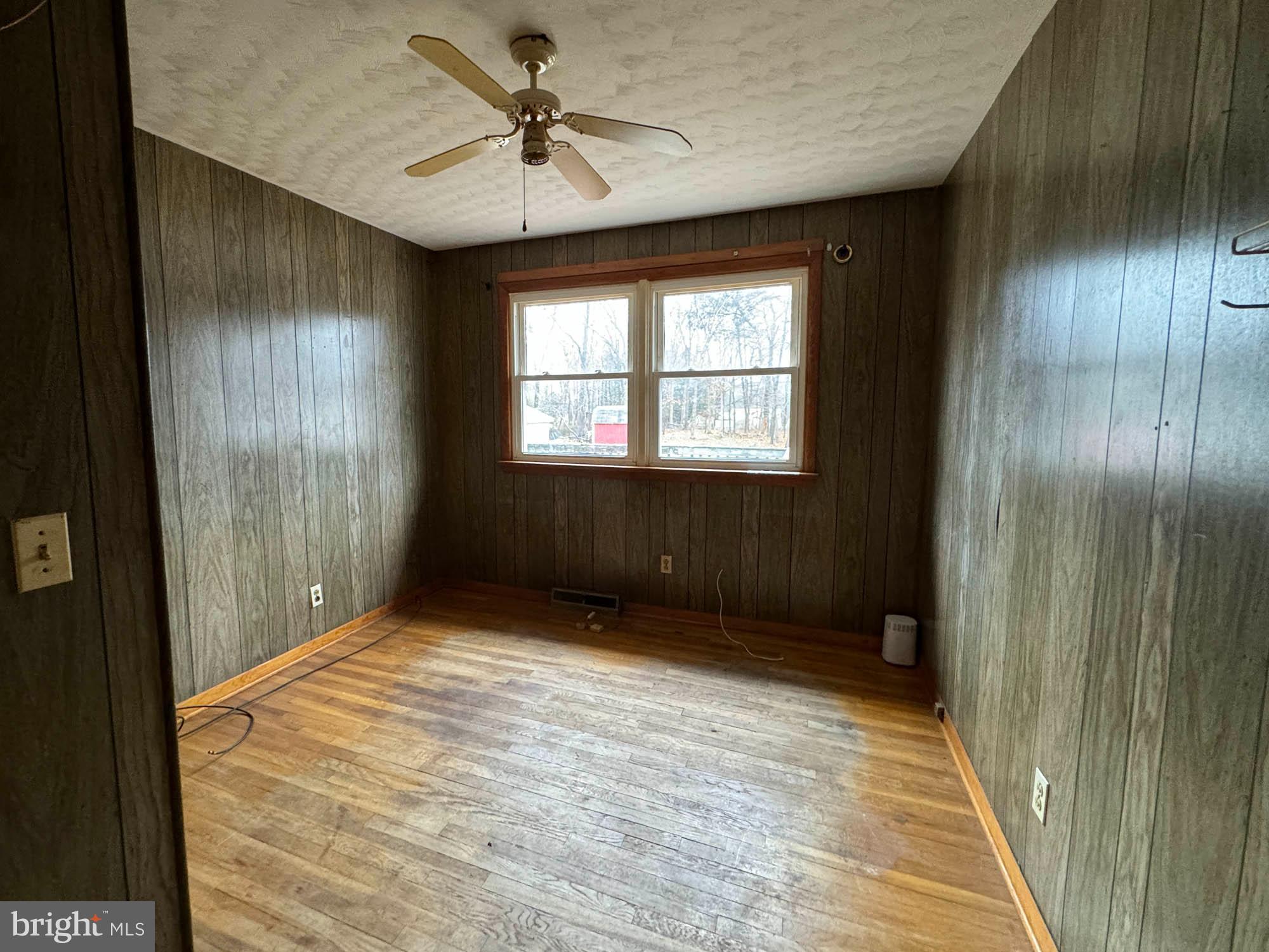 LAKE SHORE - Residential