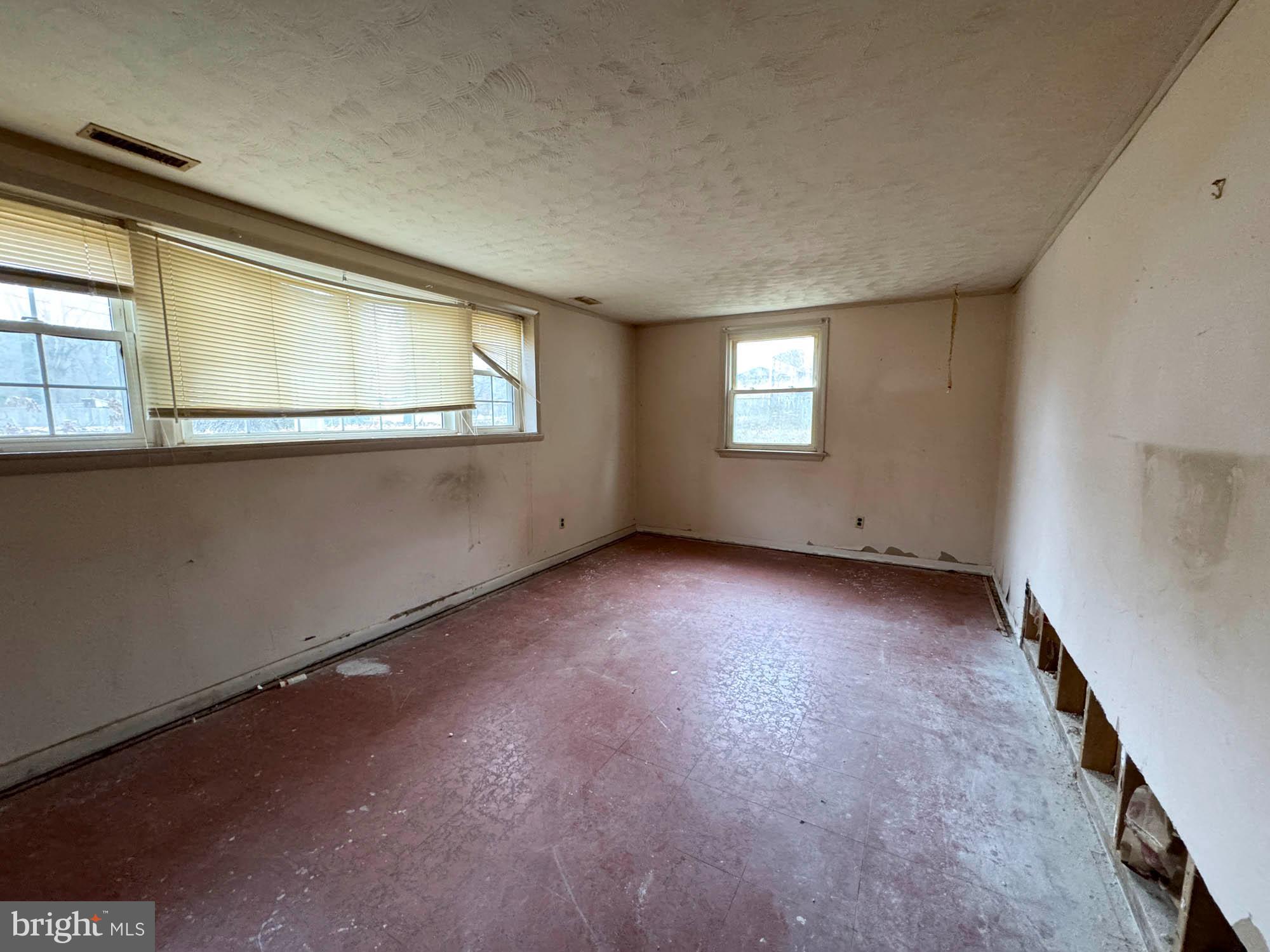 LAKE SHORE - Residential