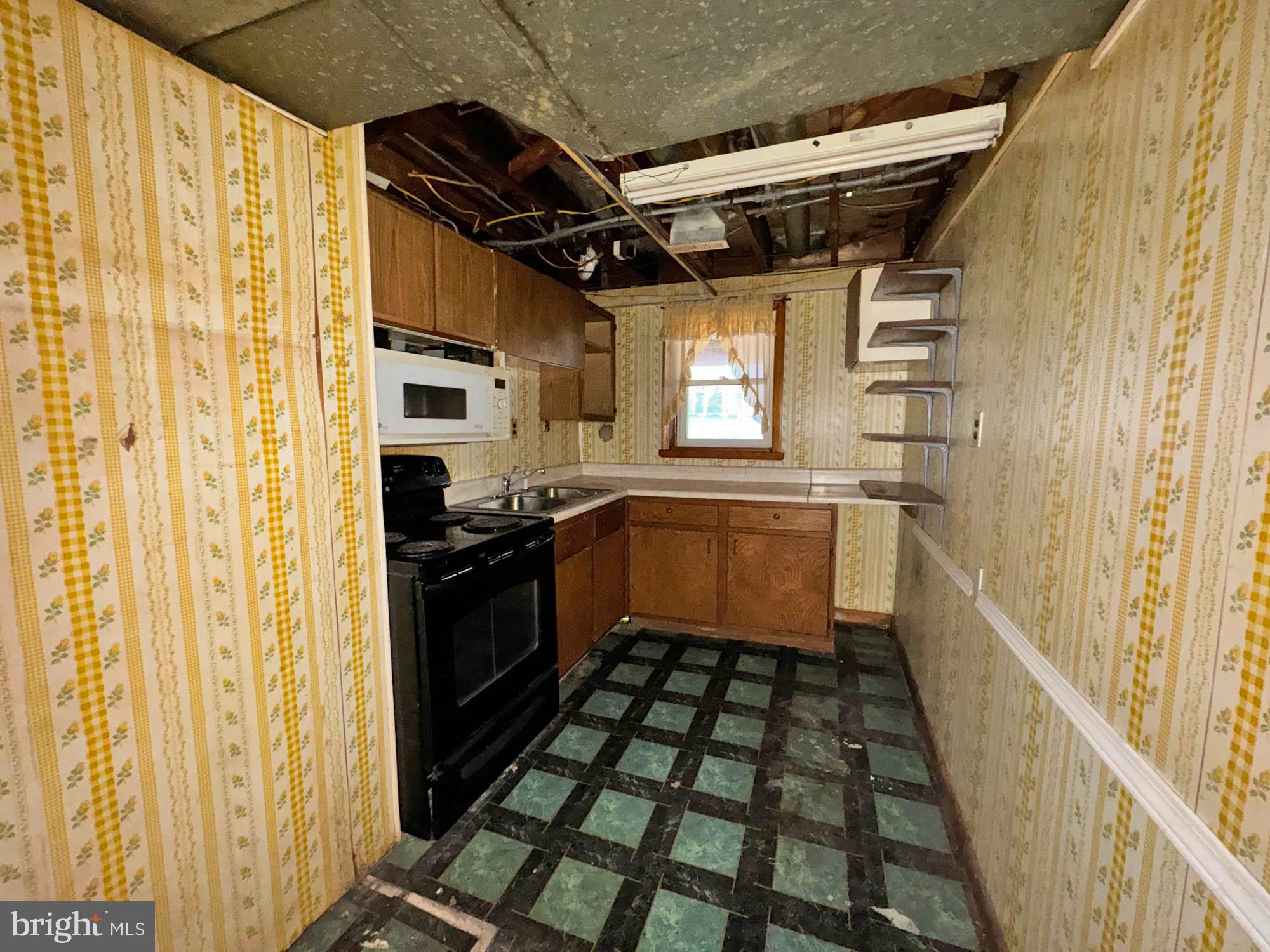 LAKE SHORE - Residential