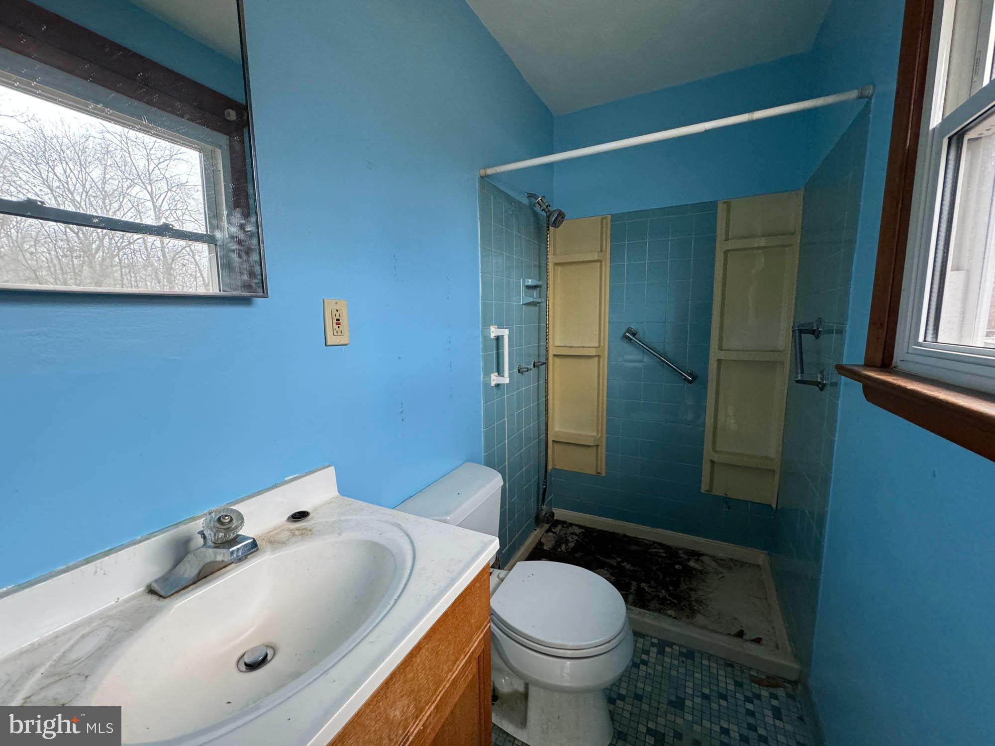 LAKE SHORE - Residential