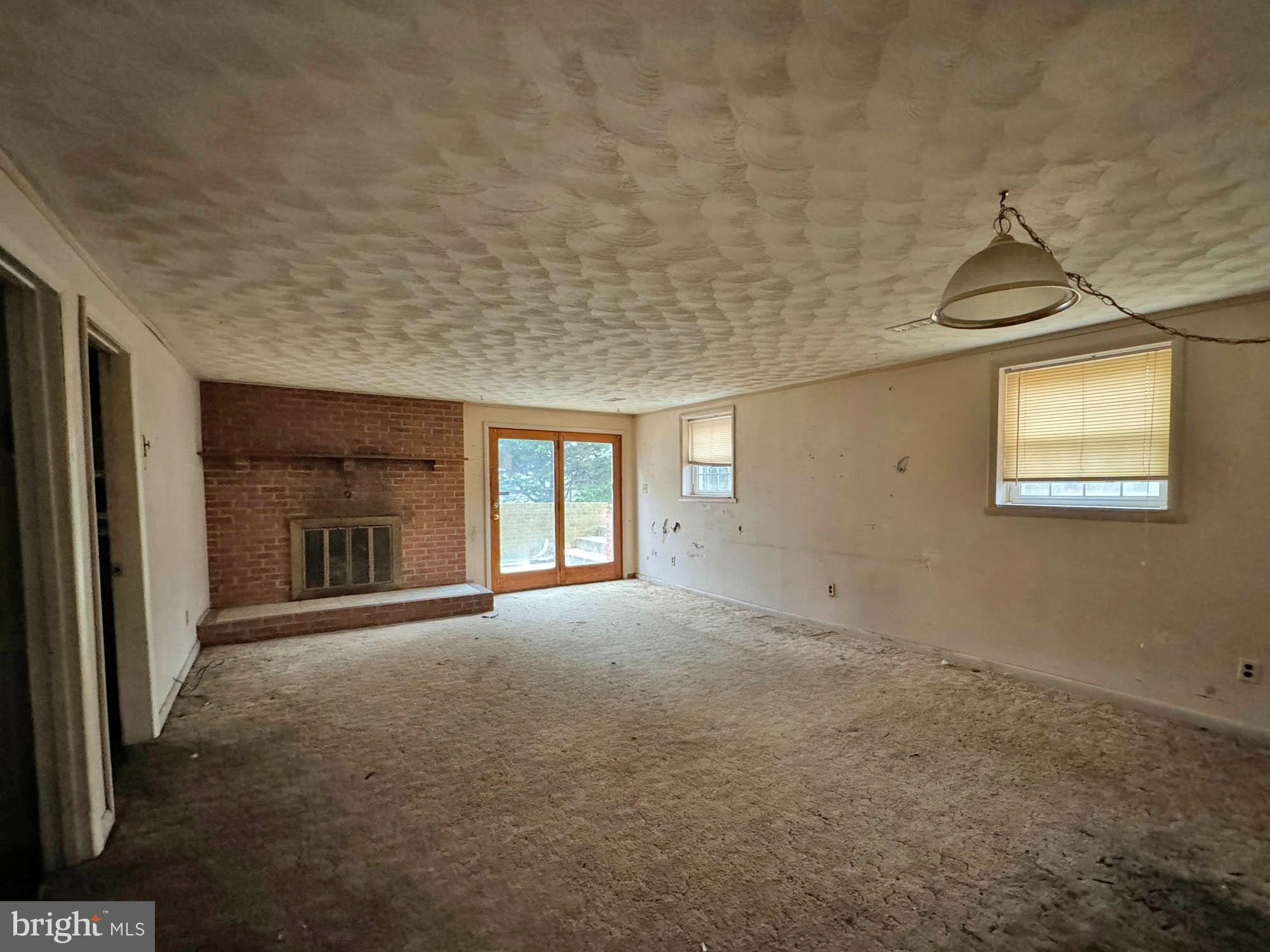 LAKE SHORE - Residential