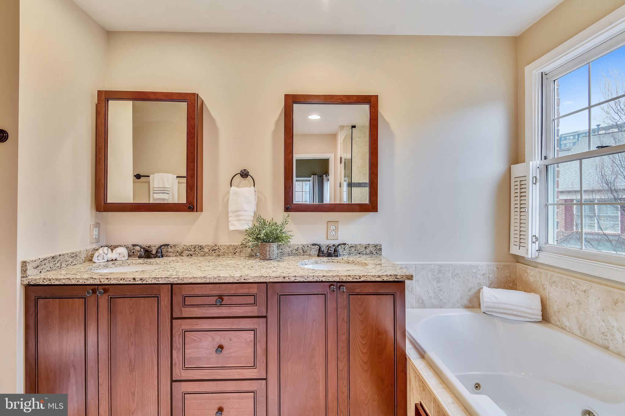 STONEGATE - Residential