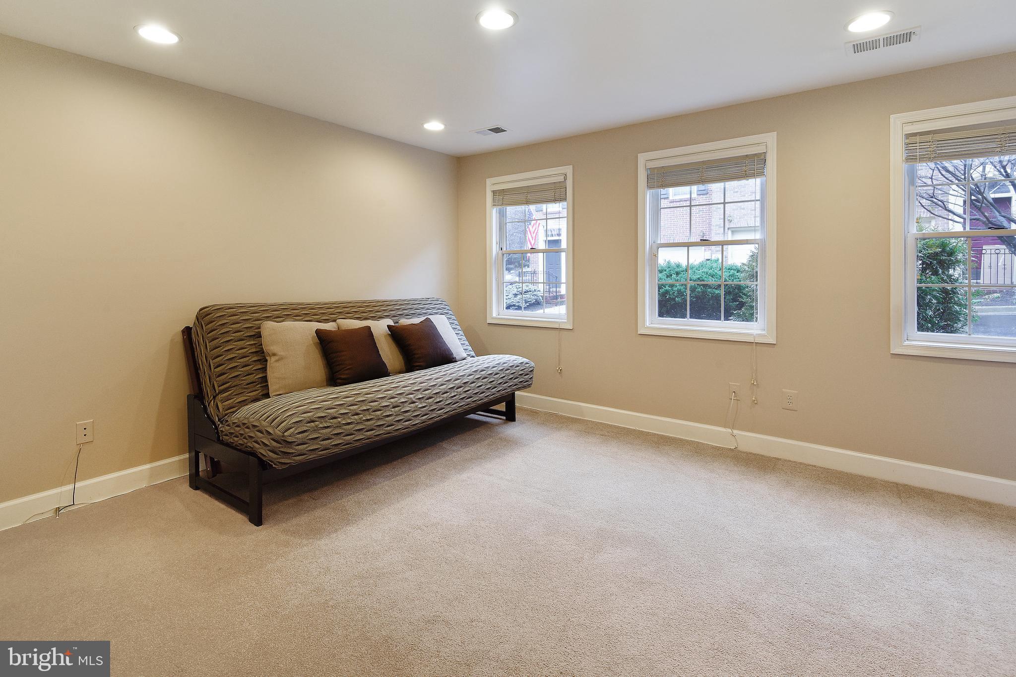 STONEGATE - Residential