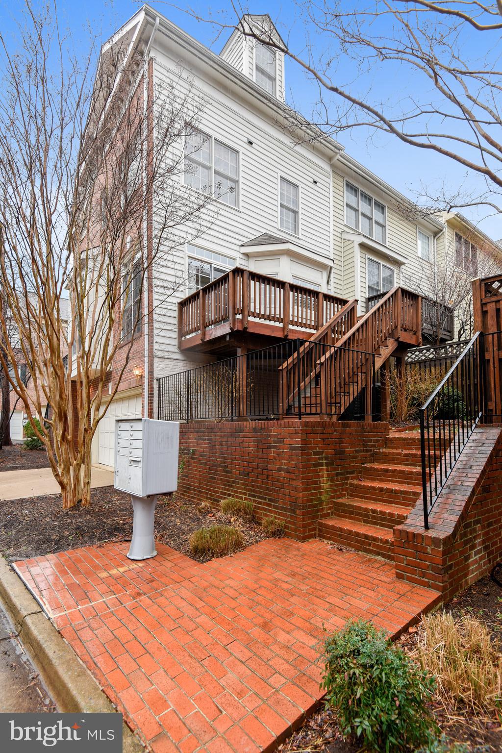 STONEGATE - Residential