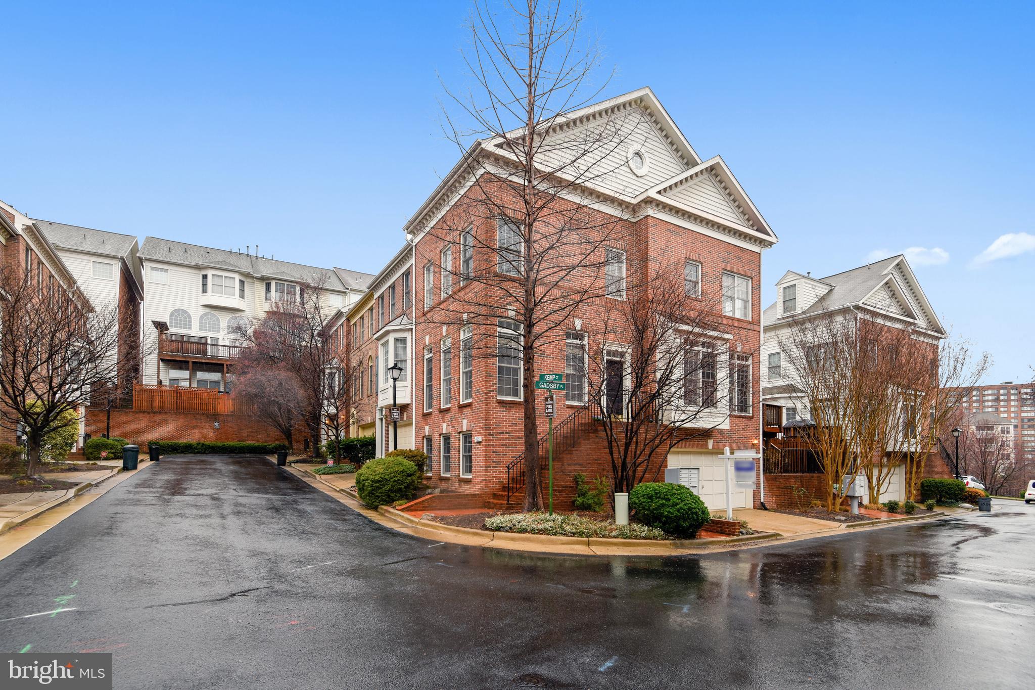 STONEGATE - Residential