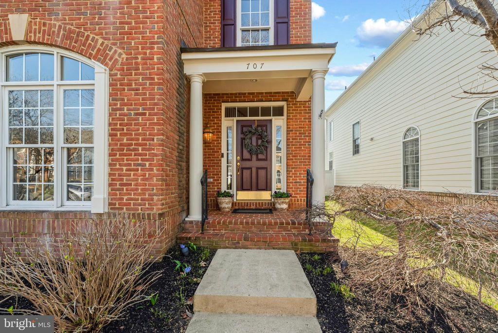 Photo of 707 Pilot House Drive, ANNAPOLIS, MD 21401 (MLS # MDAA2139820)