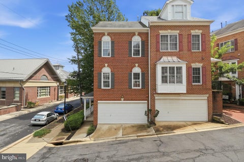 Photo of 4096 21st Road N, ARLINGTON, VA 22207 (MLS # VAAR2078726)