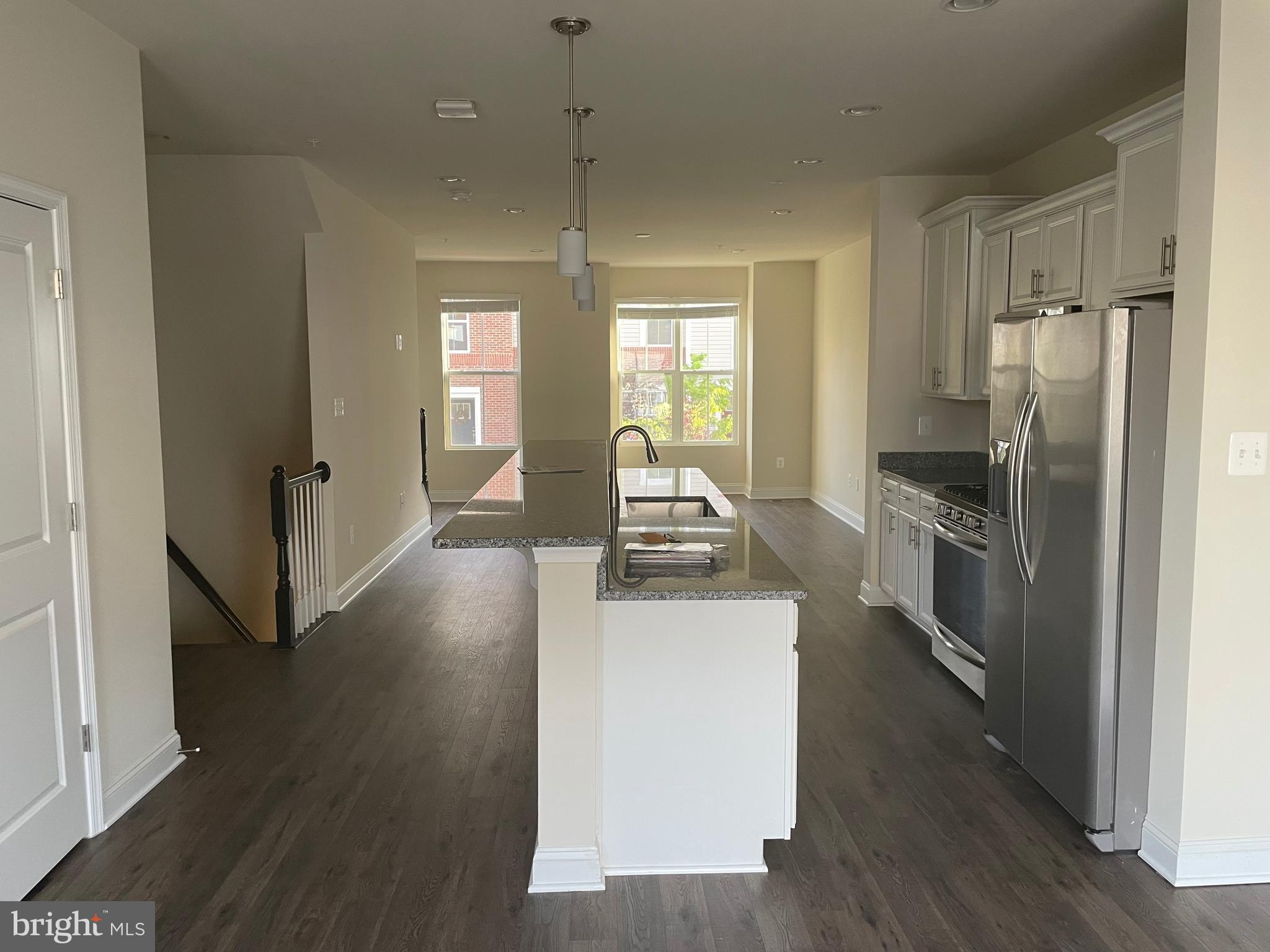 OXFORD SQUARE - Residential Lease