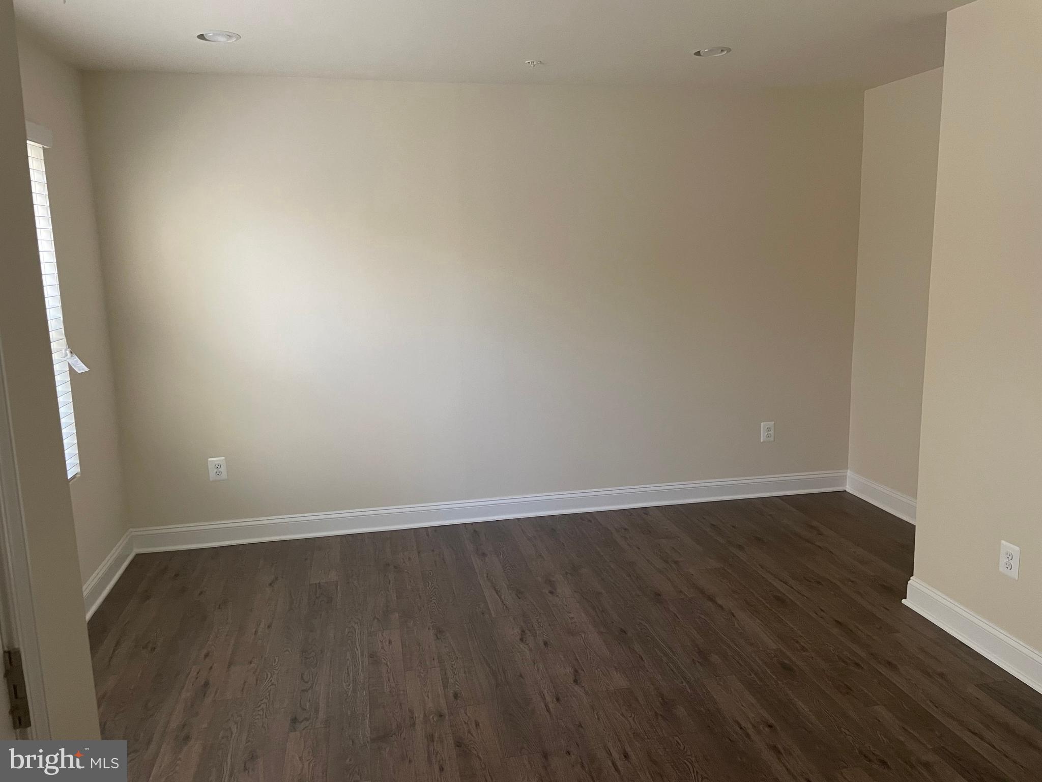 OXFORD SQUARE - Residential Lease