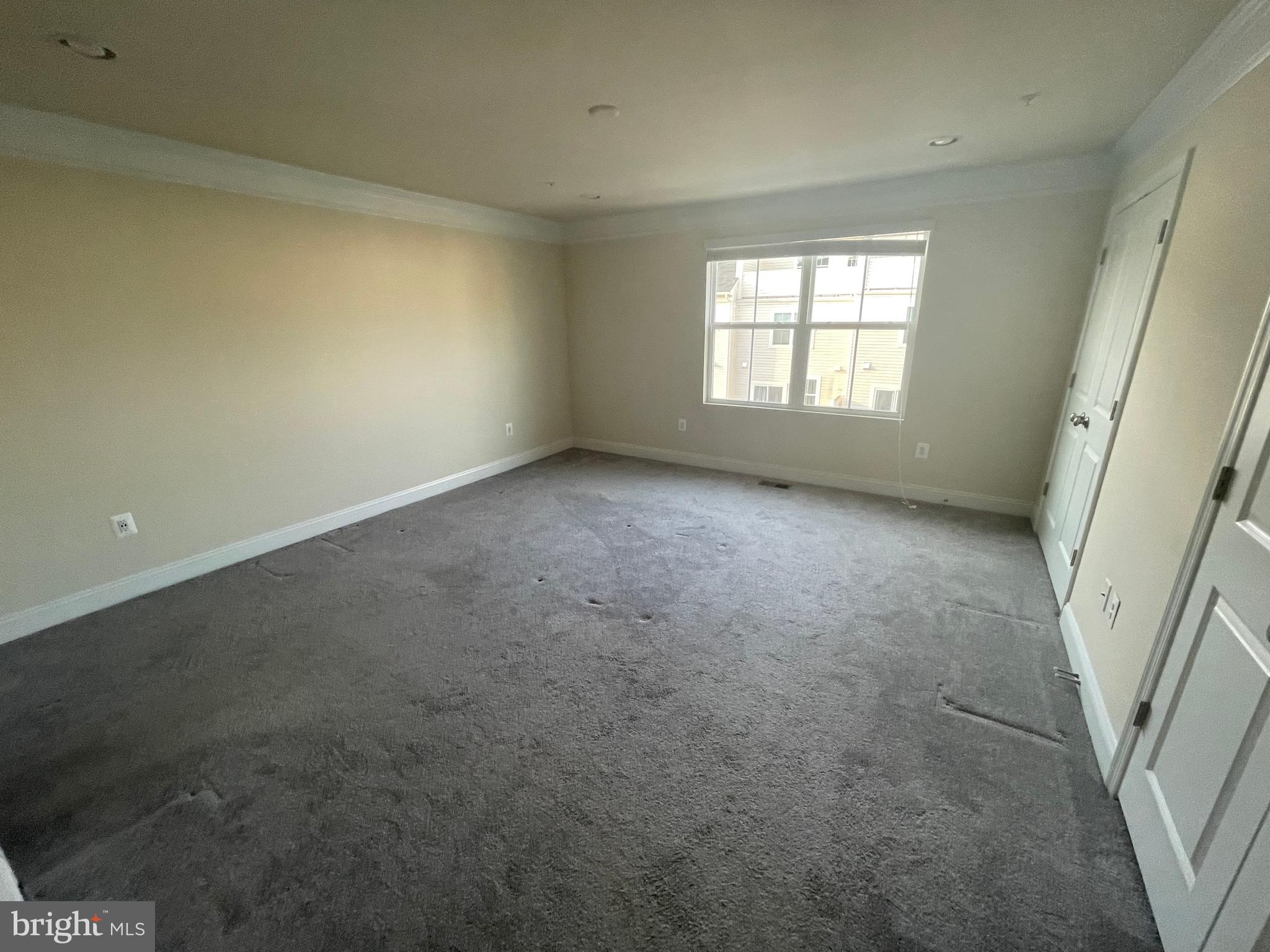 OXFORD SQUARE - Residential Lease