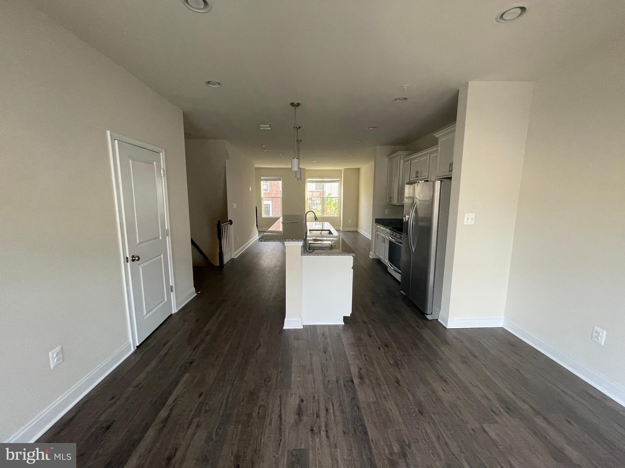 OXFORD SQUARE - Residential Lease