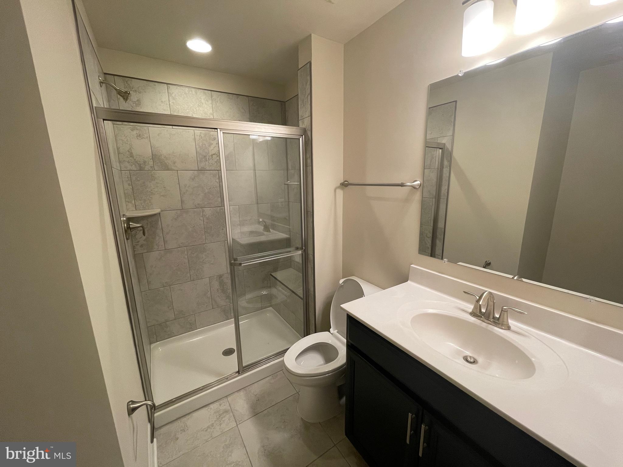 OXFORD SQUARE - Residential Lease