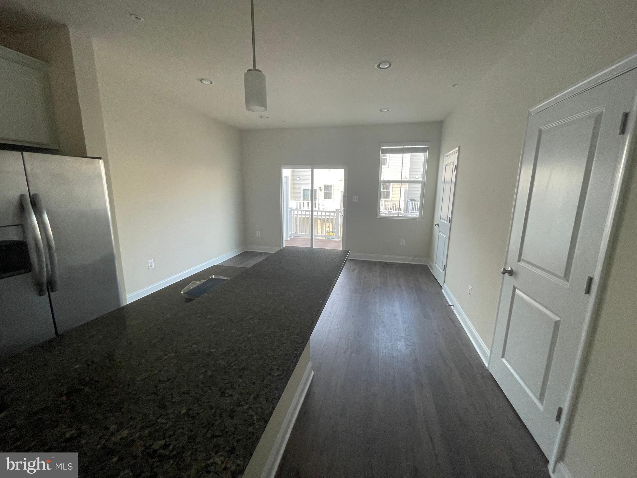 OXFORD SQUARE - Residential Lease